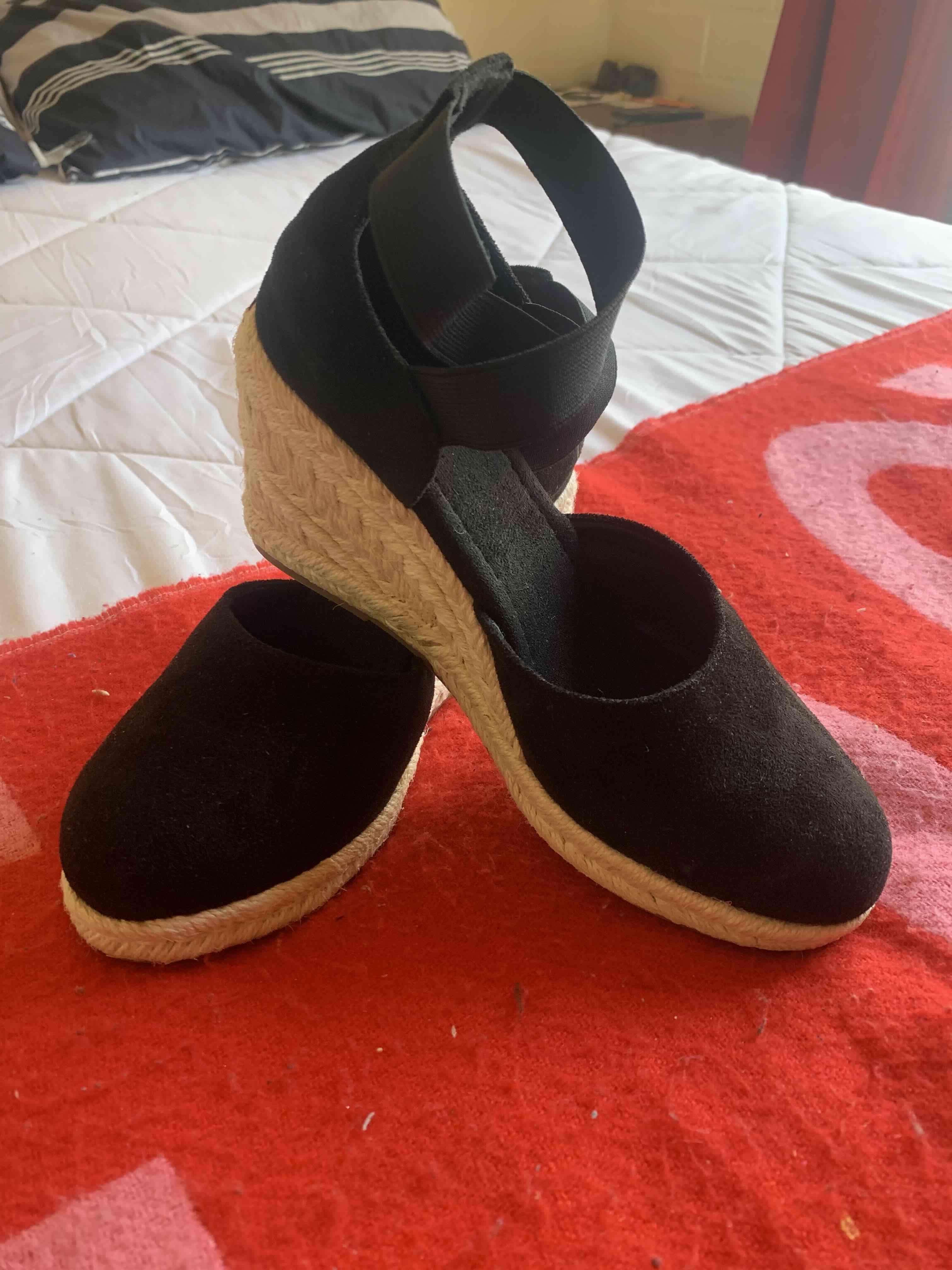 Alpargatas negras con cuña