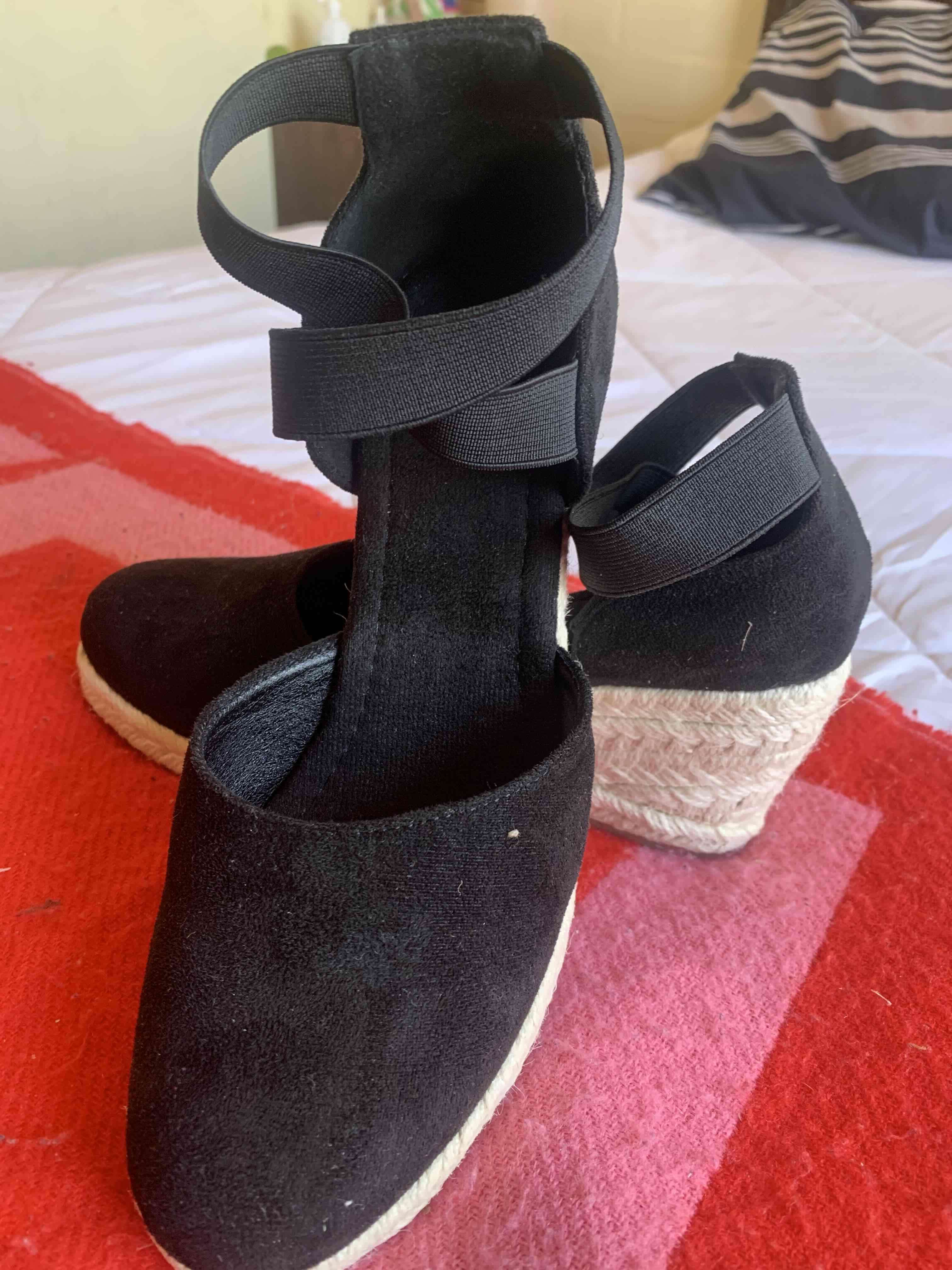 Alpargatas negras con cuña - miniatura 2