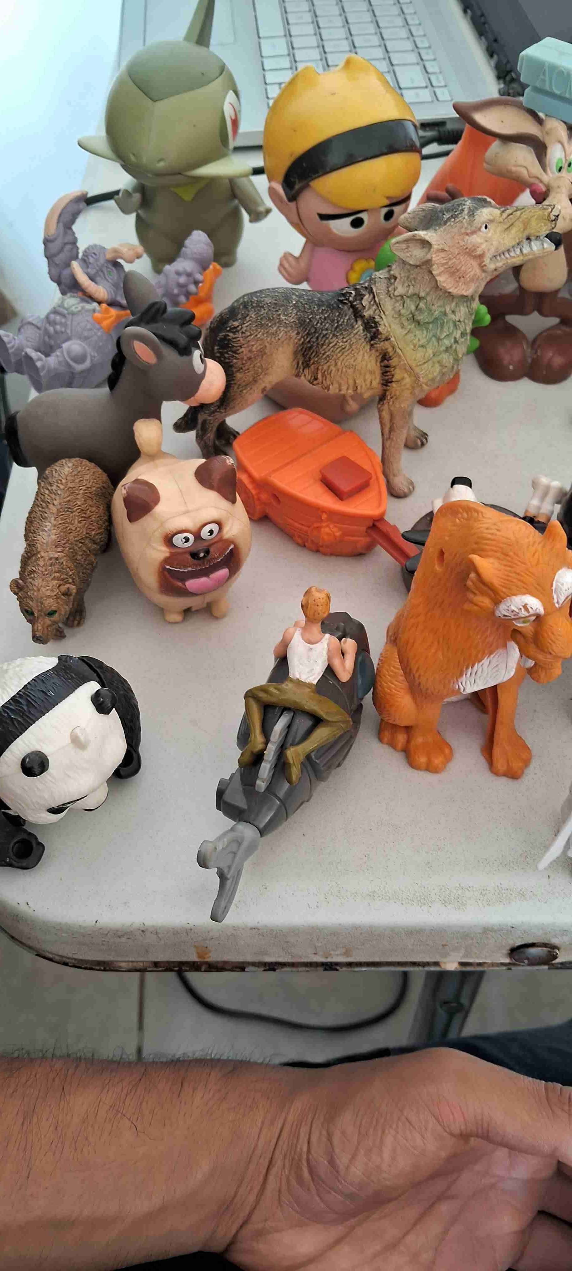 Set de figuras coleccionables variadas - miniatura 6