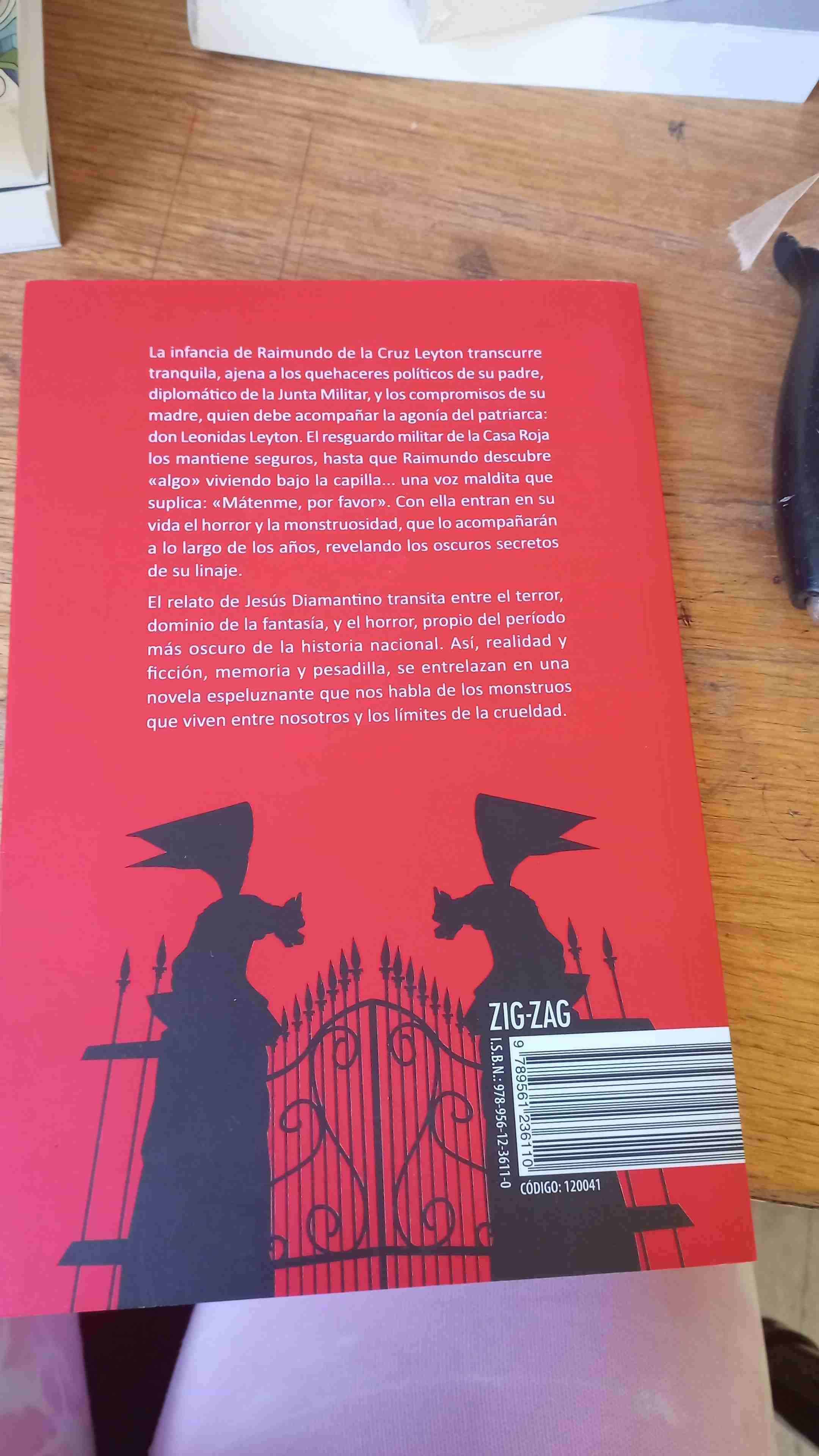 Libro Los que Susurran Bajo la Tierra - miniatura 2