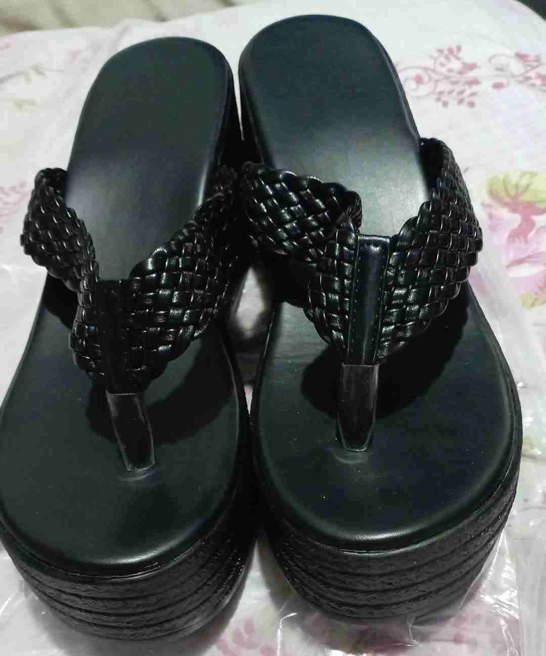 Sandalias negras con plataforma, número 42