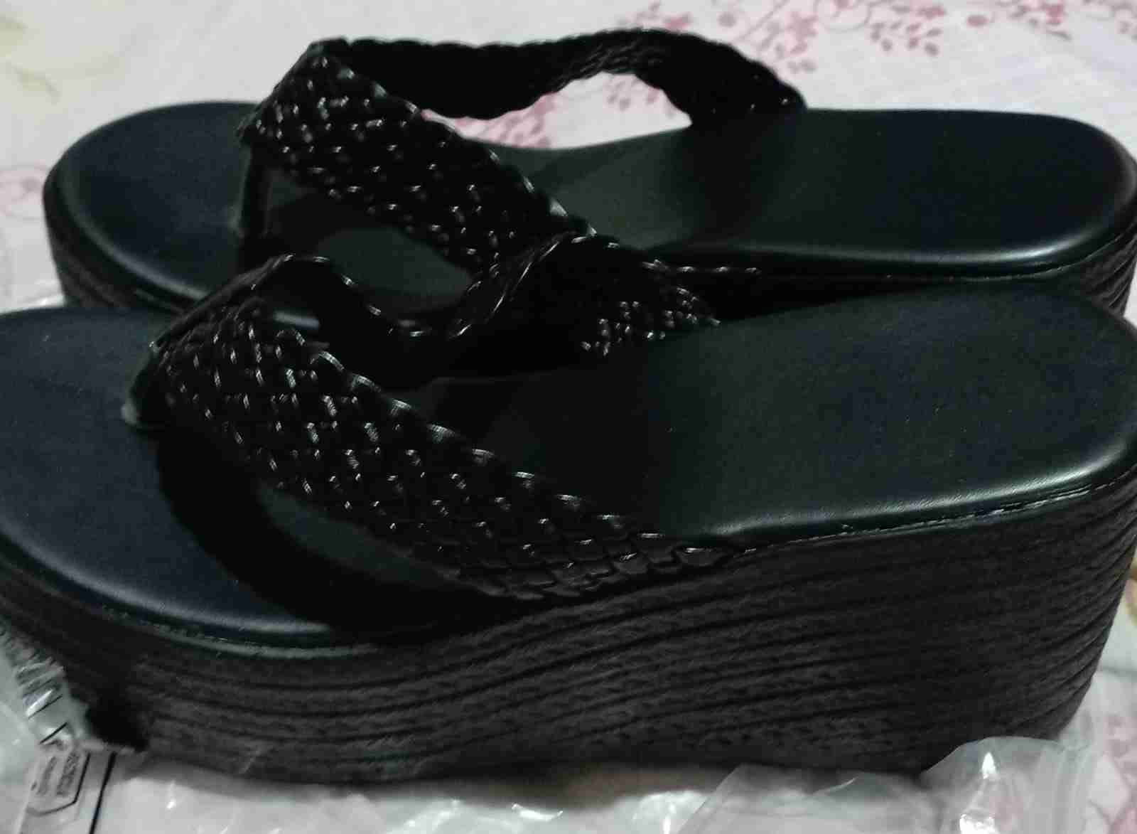 Sandalias negras con plataforma, número 42 - miniatura 2