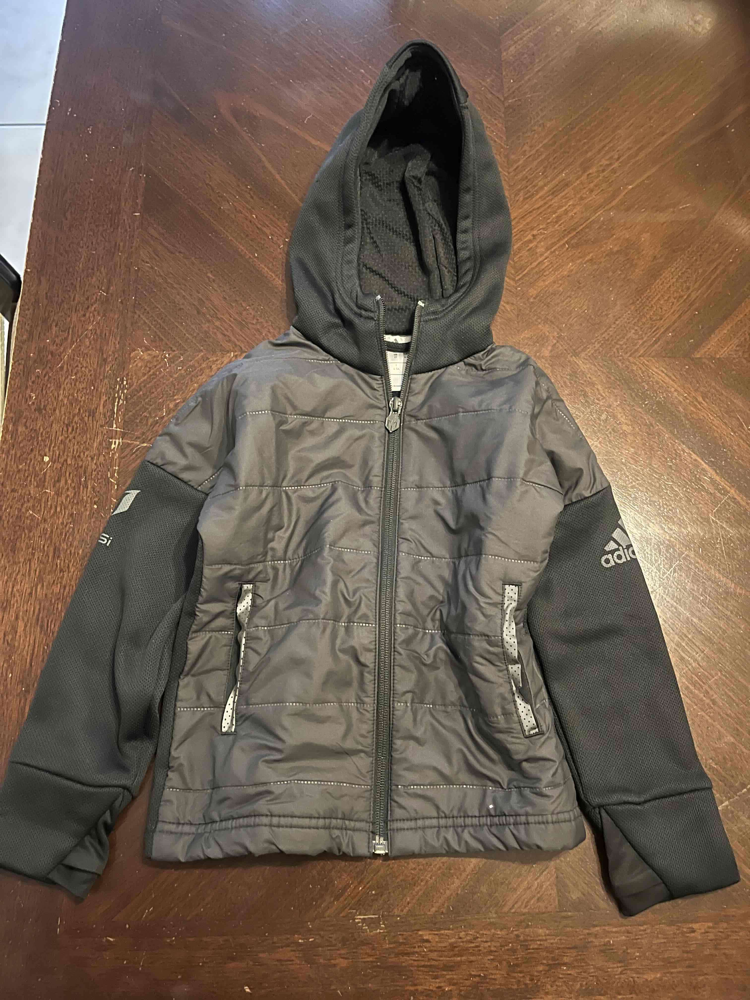 Chaqueta deportiva con capucha Adidas