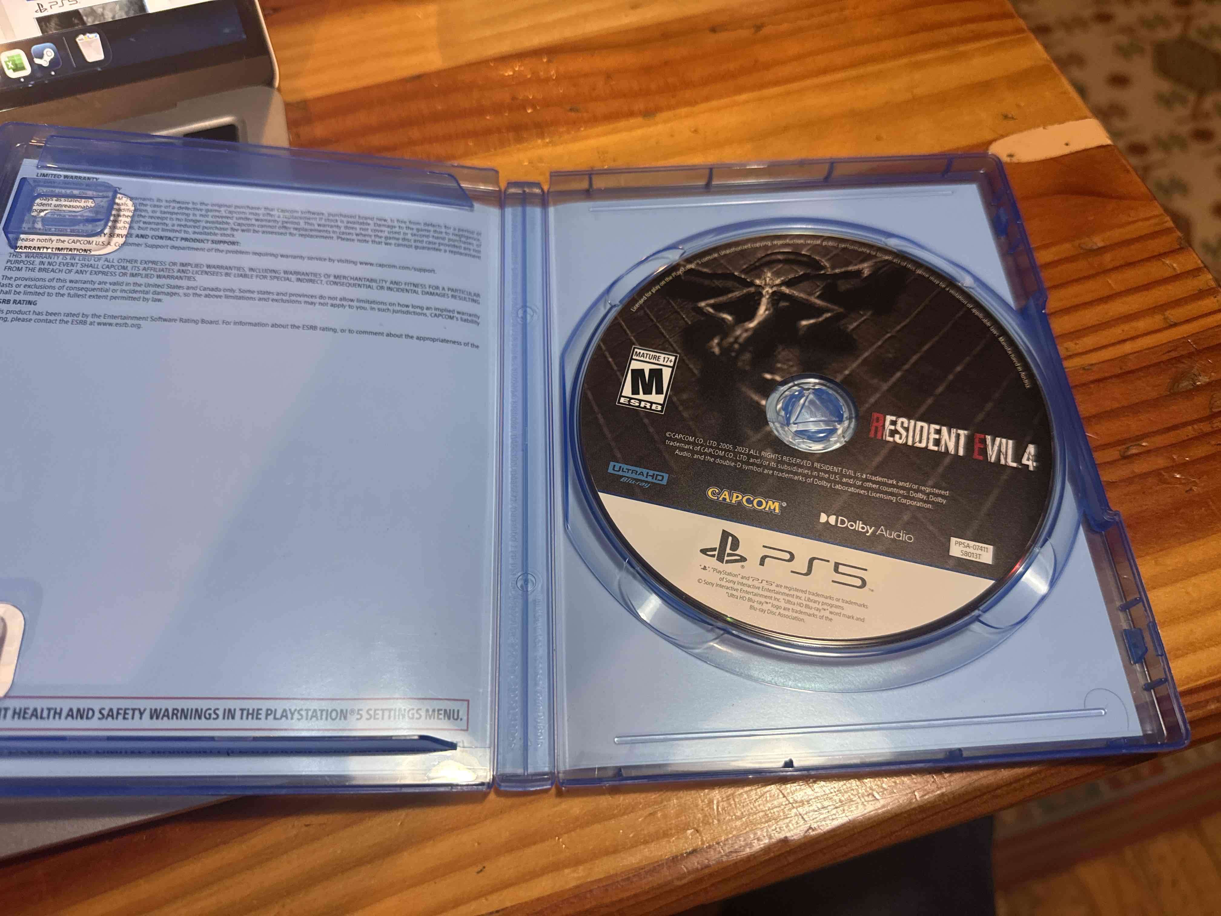 Juego PS5 Resident Evil 4 - miniatura 2