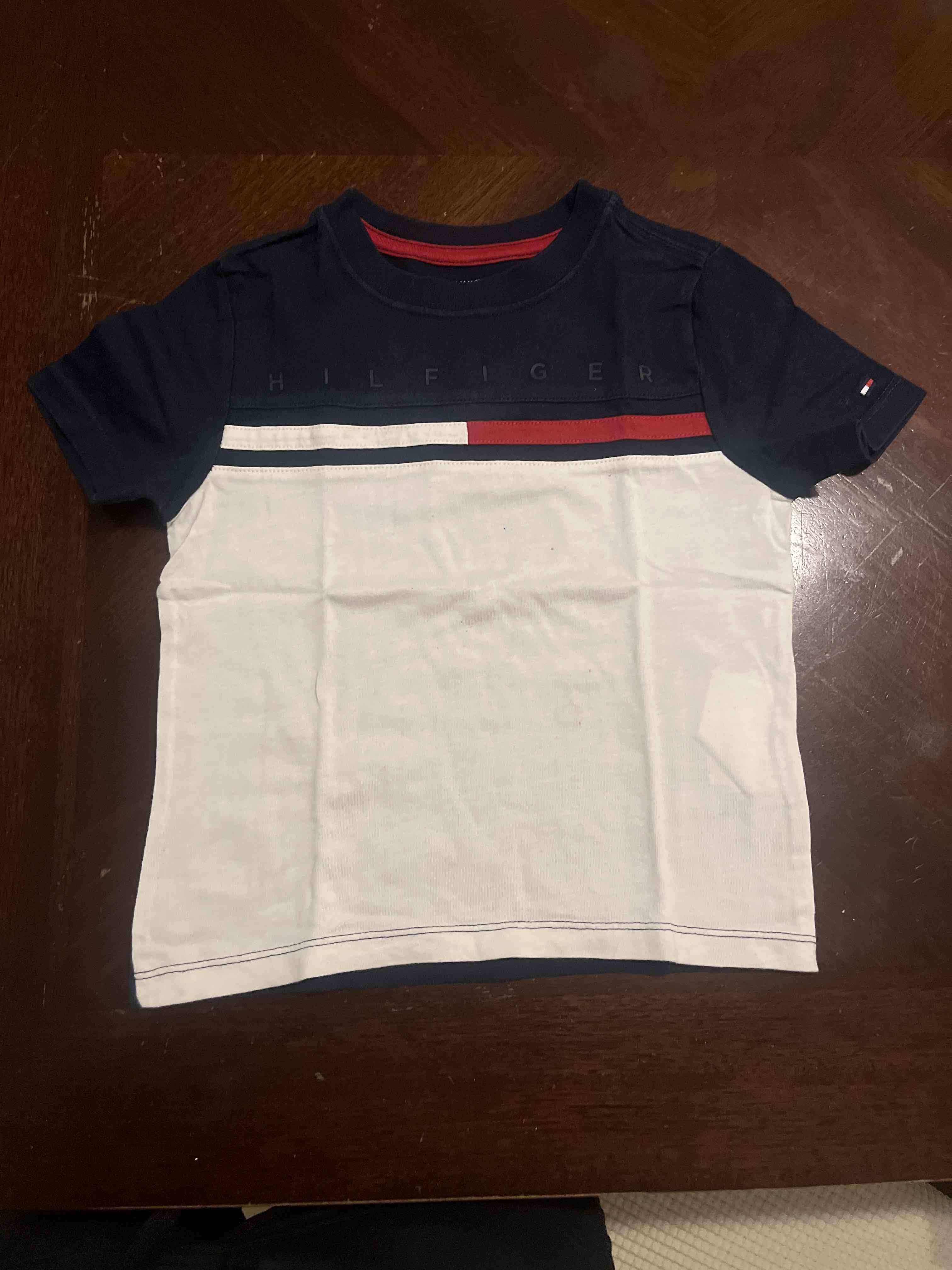 Polera niño Hilfiger blanca y azul
