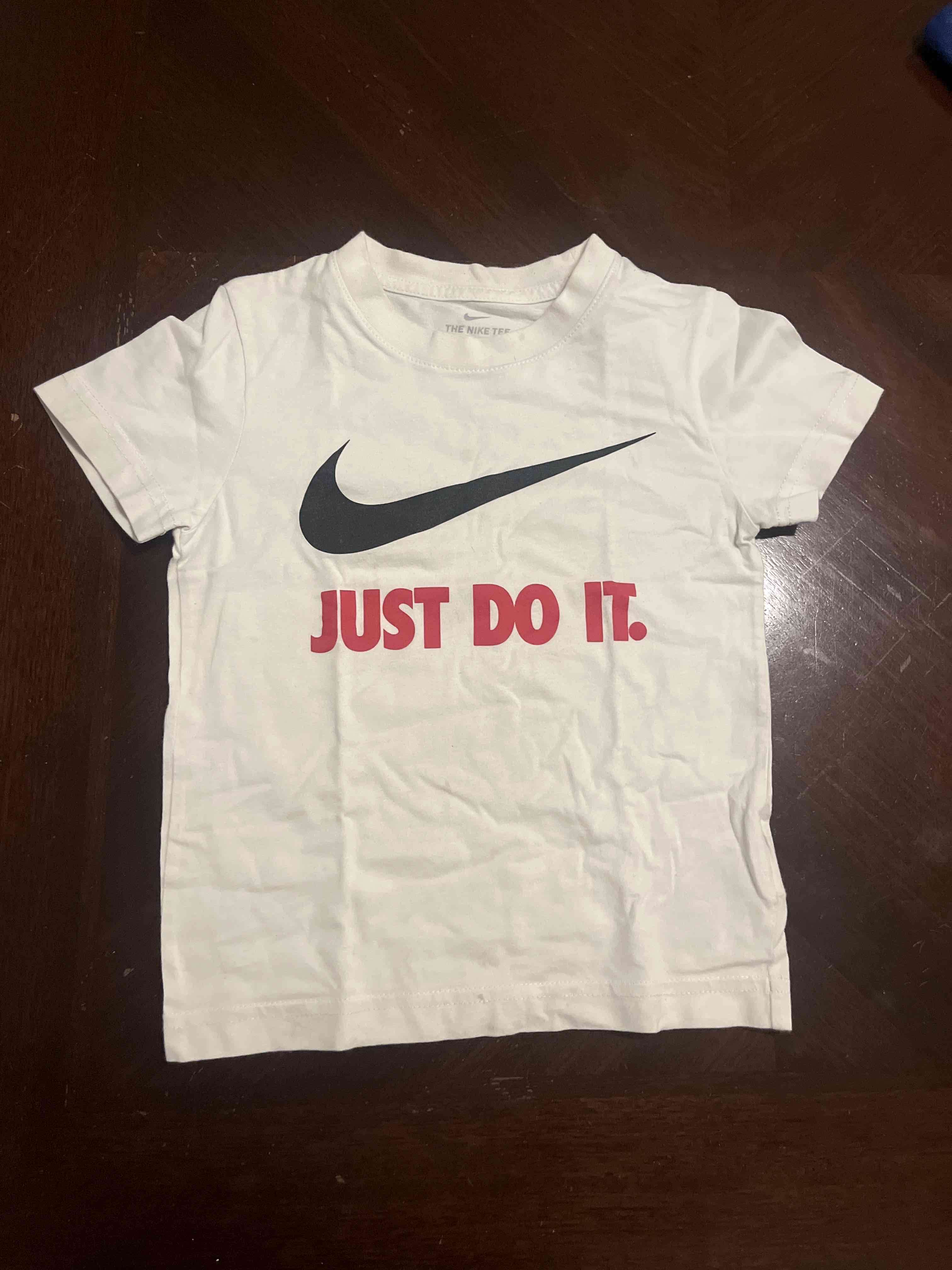 Polera blanca Nike 'Just Do It' infantil