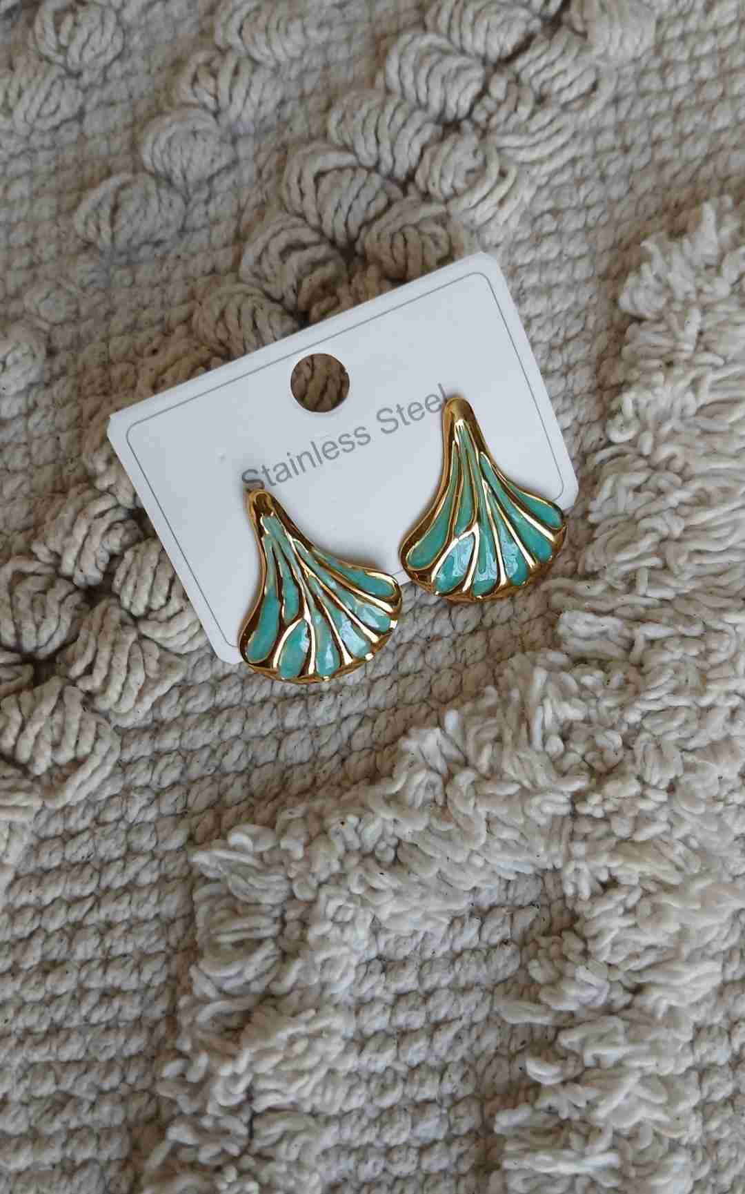 Aros de acero inoxidable dorados