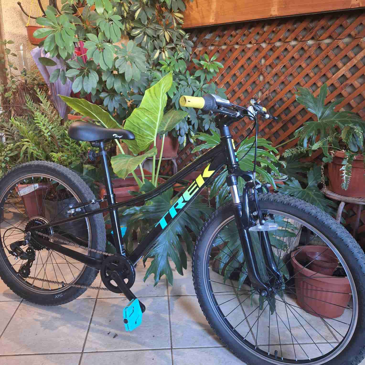 Bicicleta Precaliber verde y negra aro 24 - miniatura 4