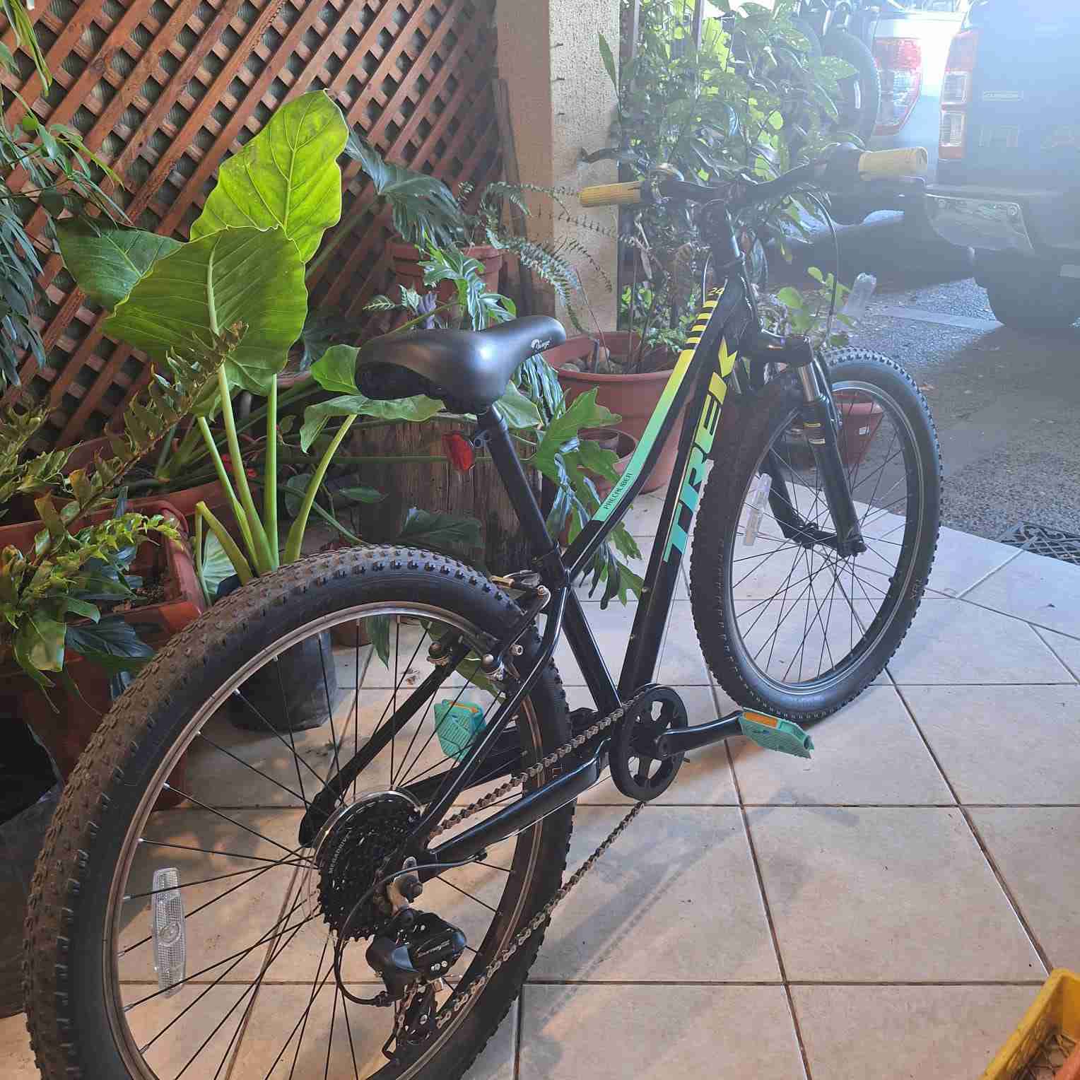 Bicicleta Precaliber verde y negra aro 24 - miniatura 5