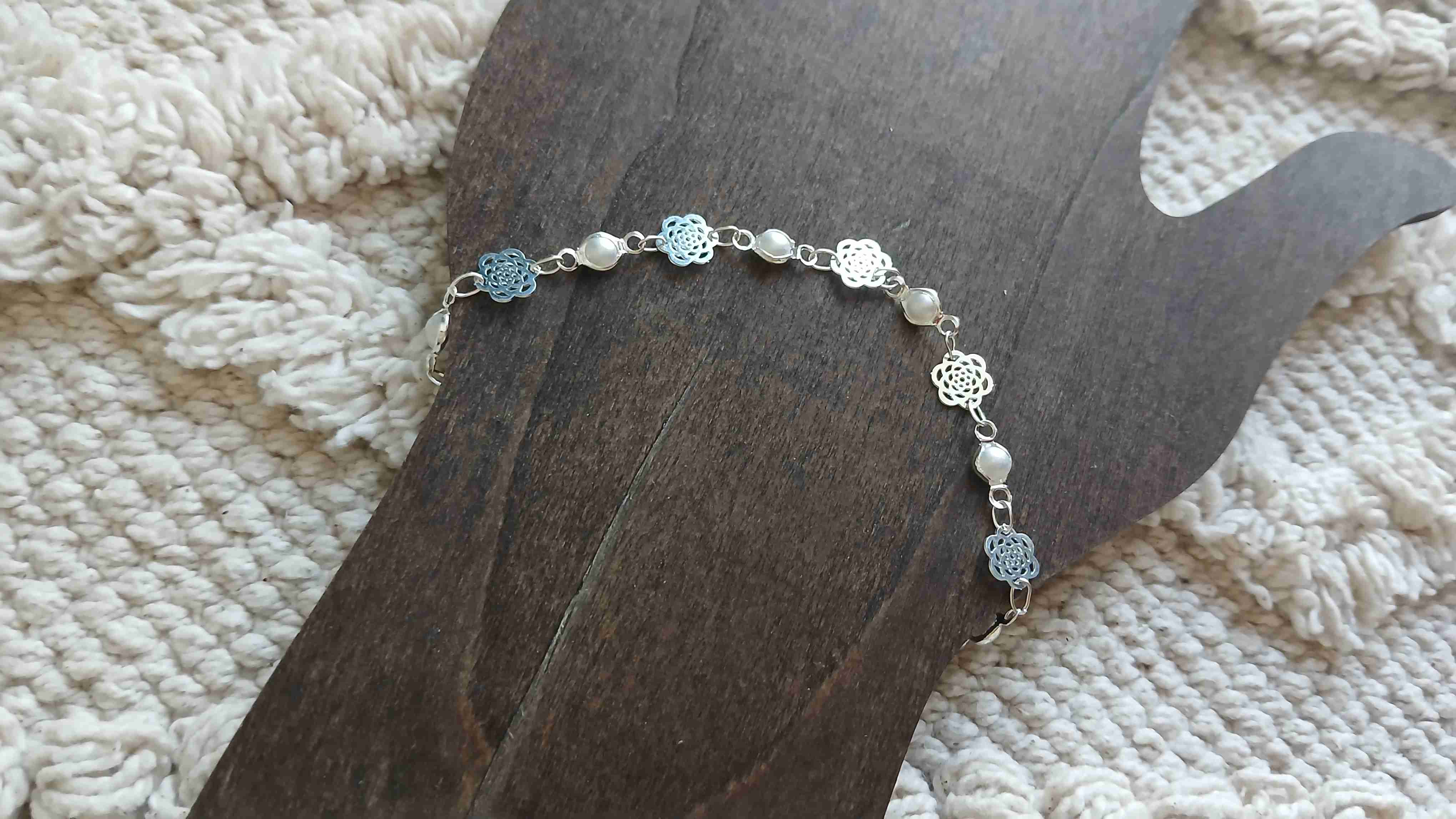 Pulsera de plata diseño perlas y flores - miniatura 4