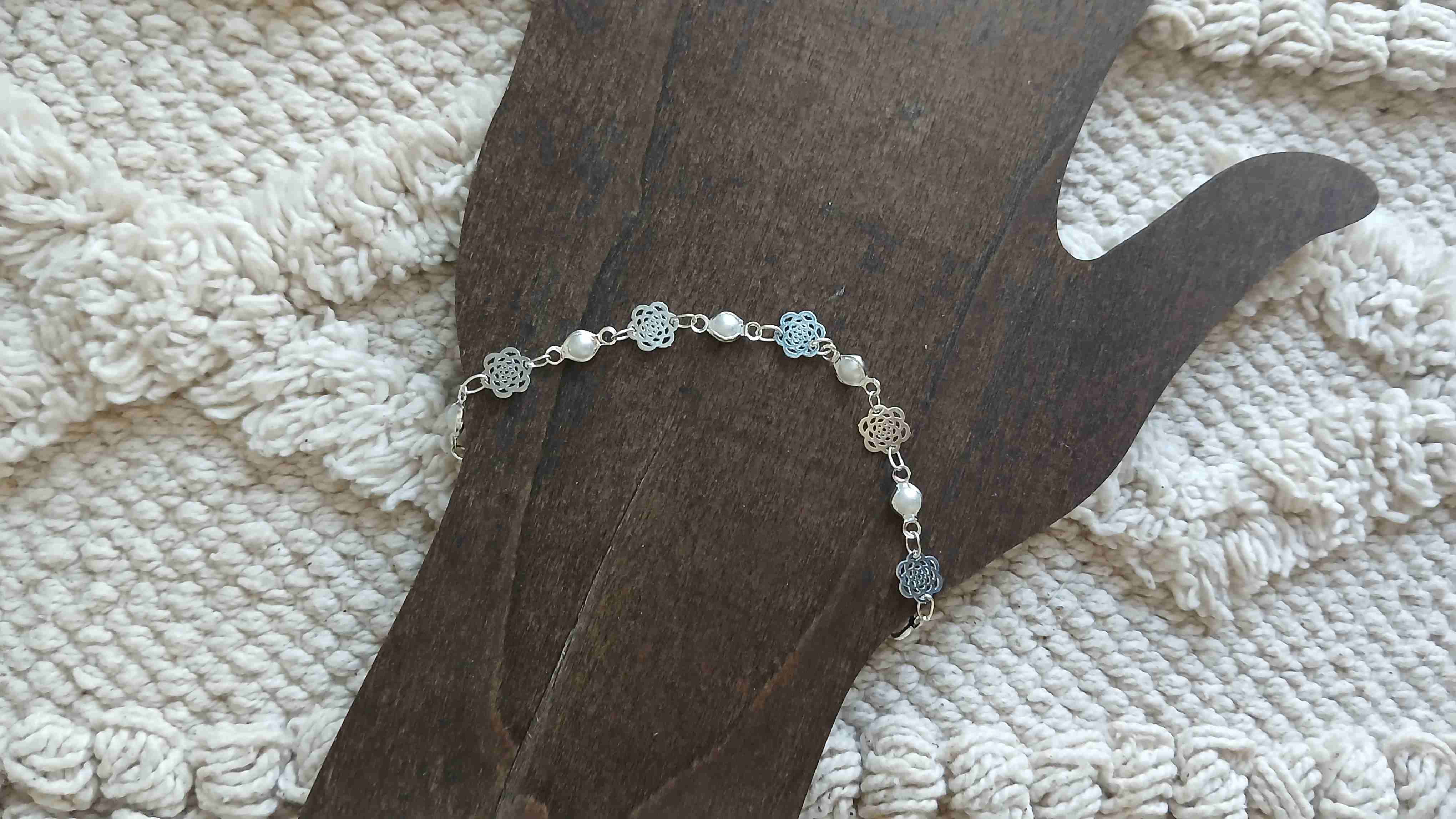 Pulsera de plata diseño perlas y flores - miniatura 5