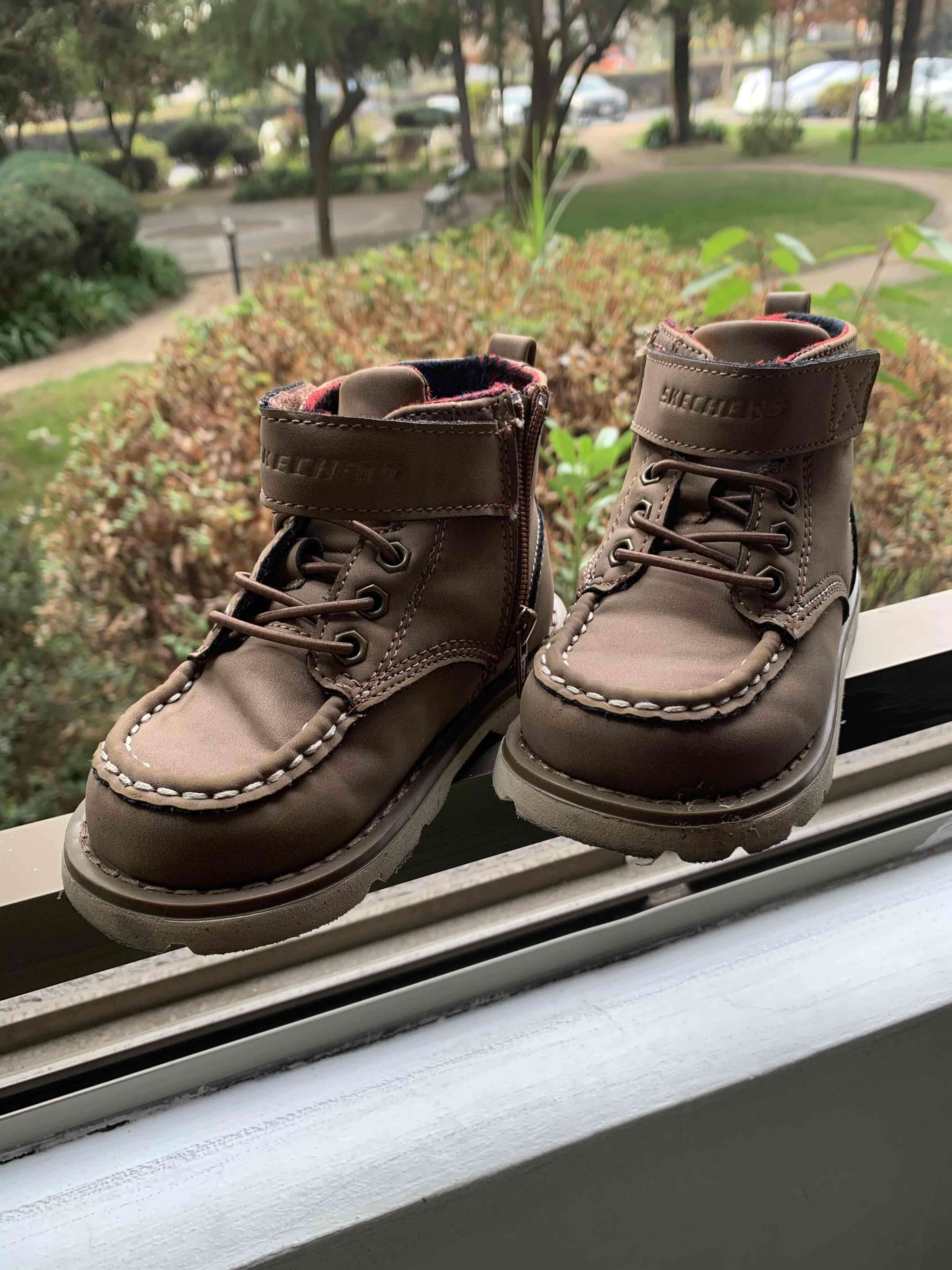 Botitas marrón para niños - miniatura 2