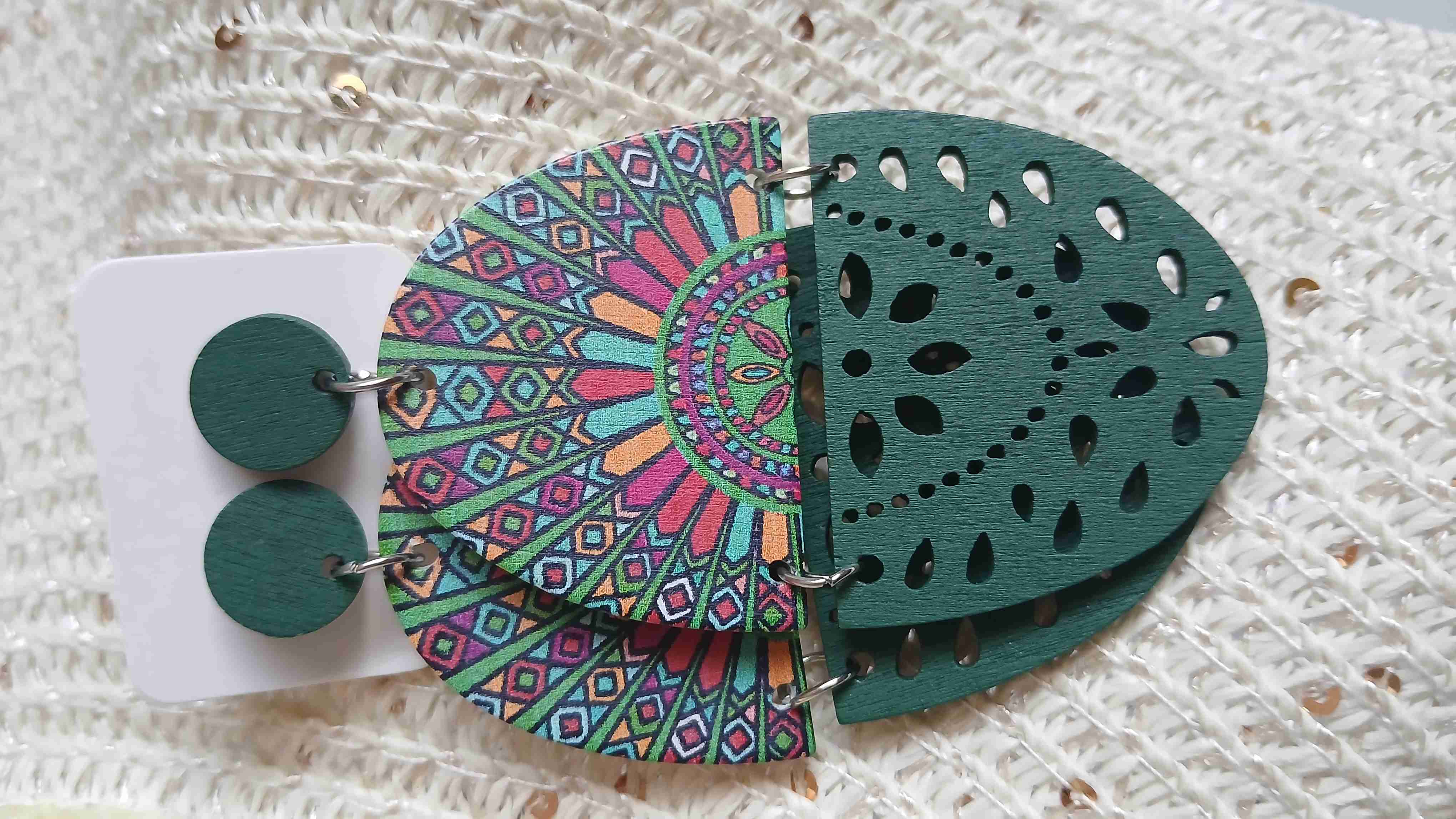 Aros de madera con diseño tribal