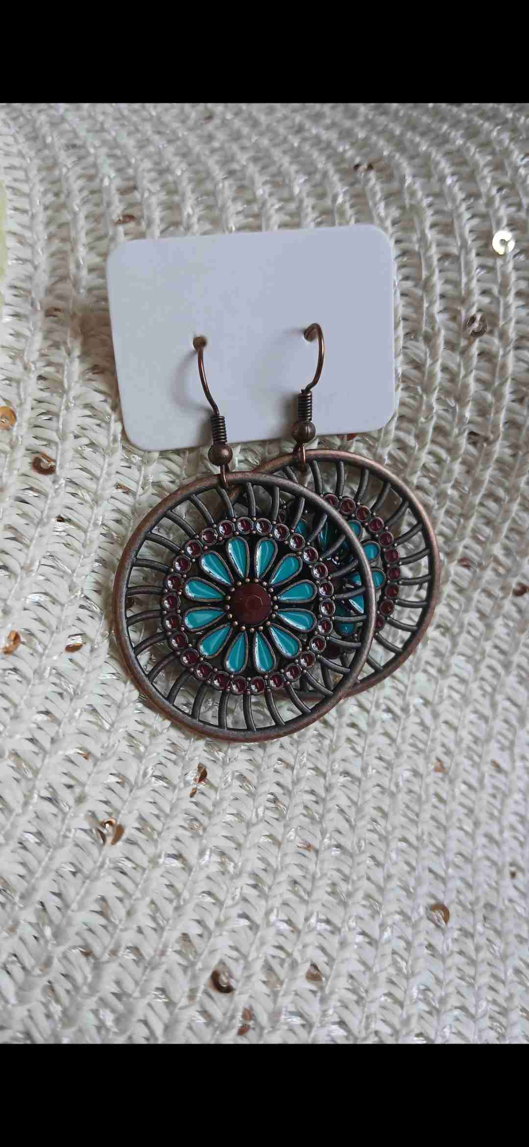 Aros grandes con diseño floral - miniatura 2