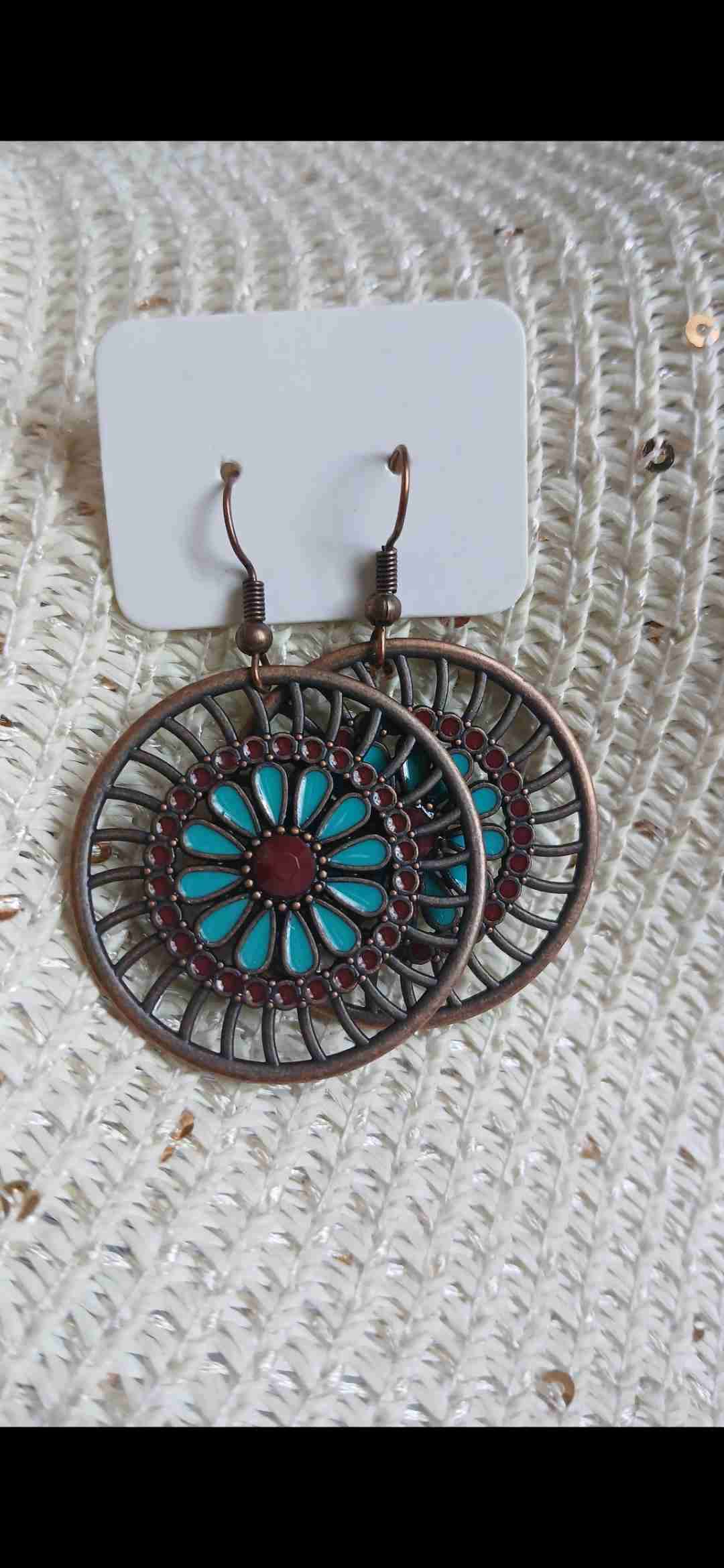 Aros grandes con diseño floral - miniatura 3