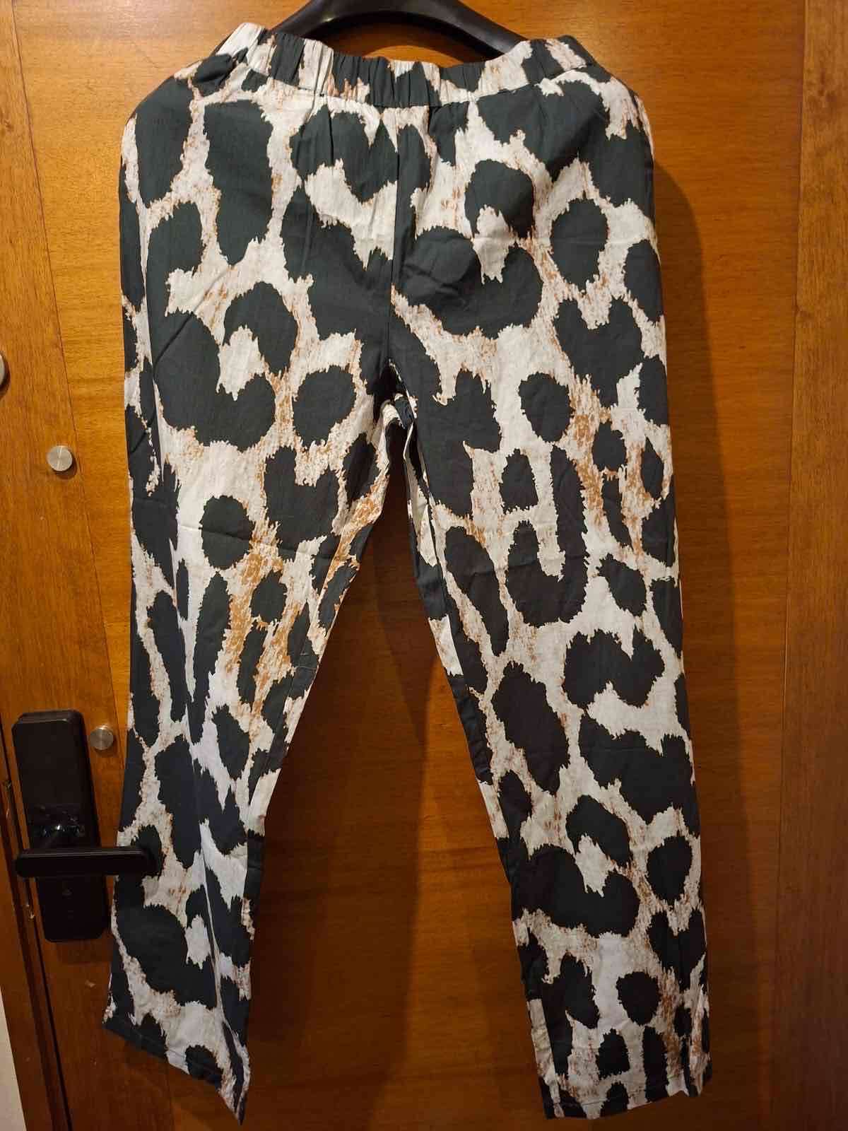 Conjunto pantalón y blusa estampado - miniatura 5