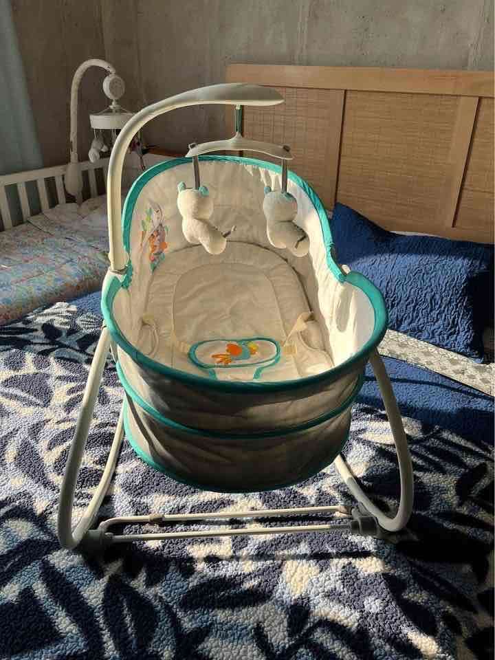 Cuna mecedora para bebé - miniatura 2