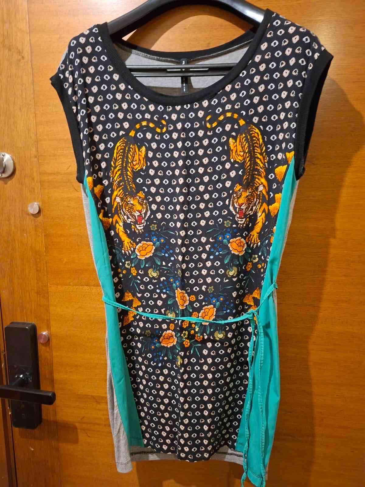 Vestido estampado tigre y flores - miniatura 2