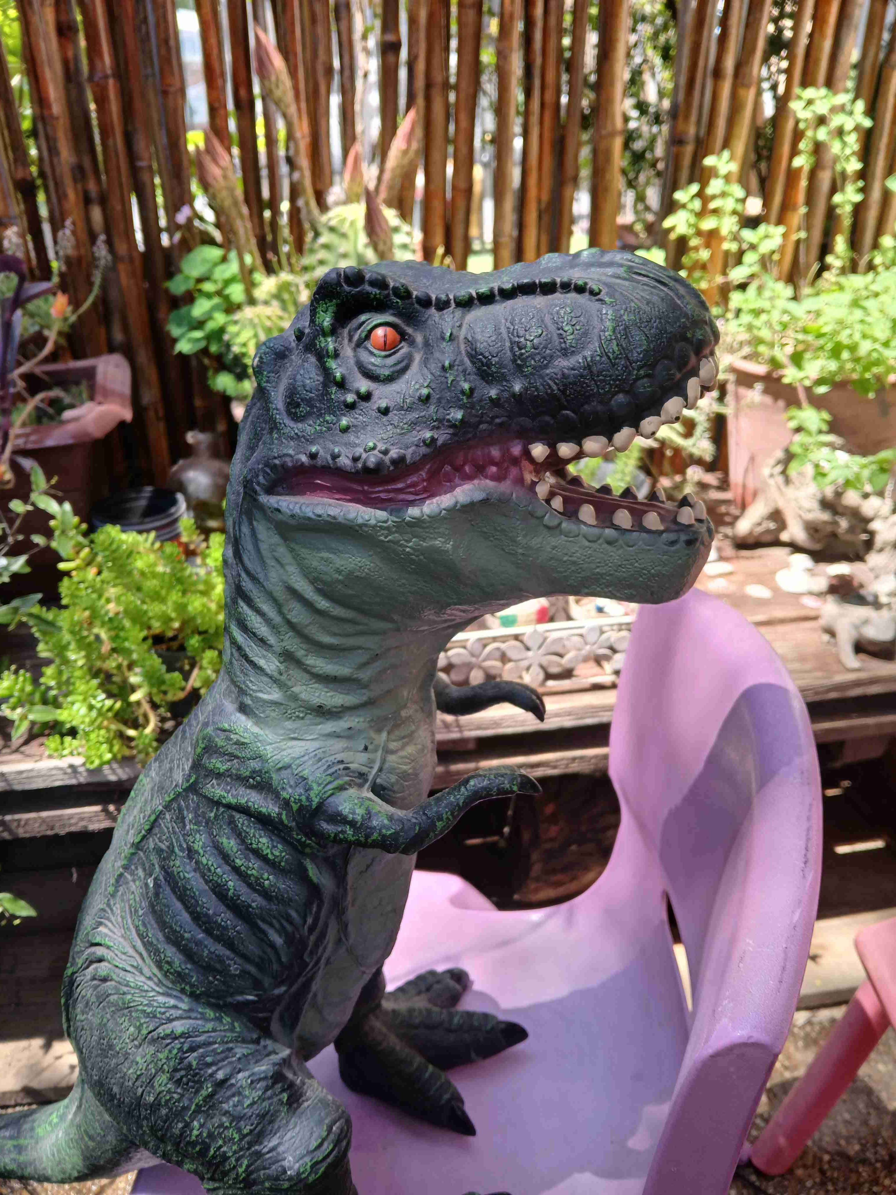 Figura de dinosaurio grande