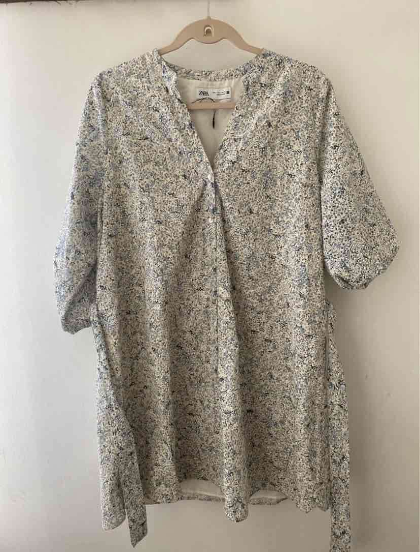 Vestido floral Zara con cinturón - miniatura 3