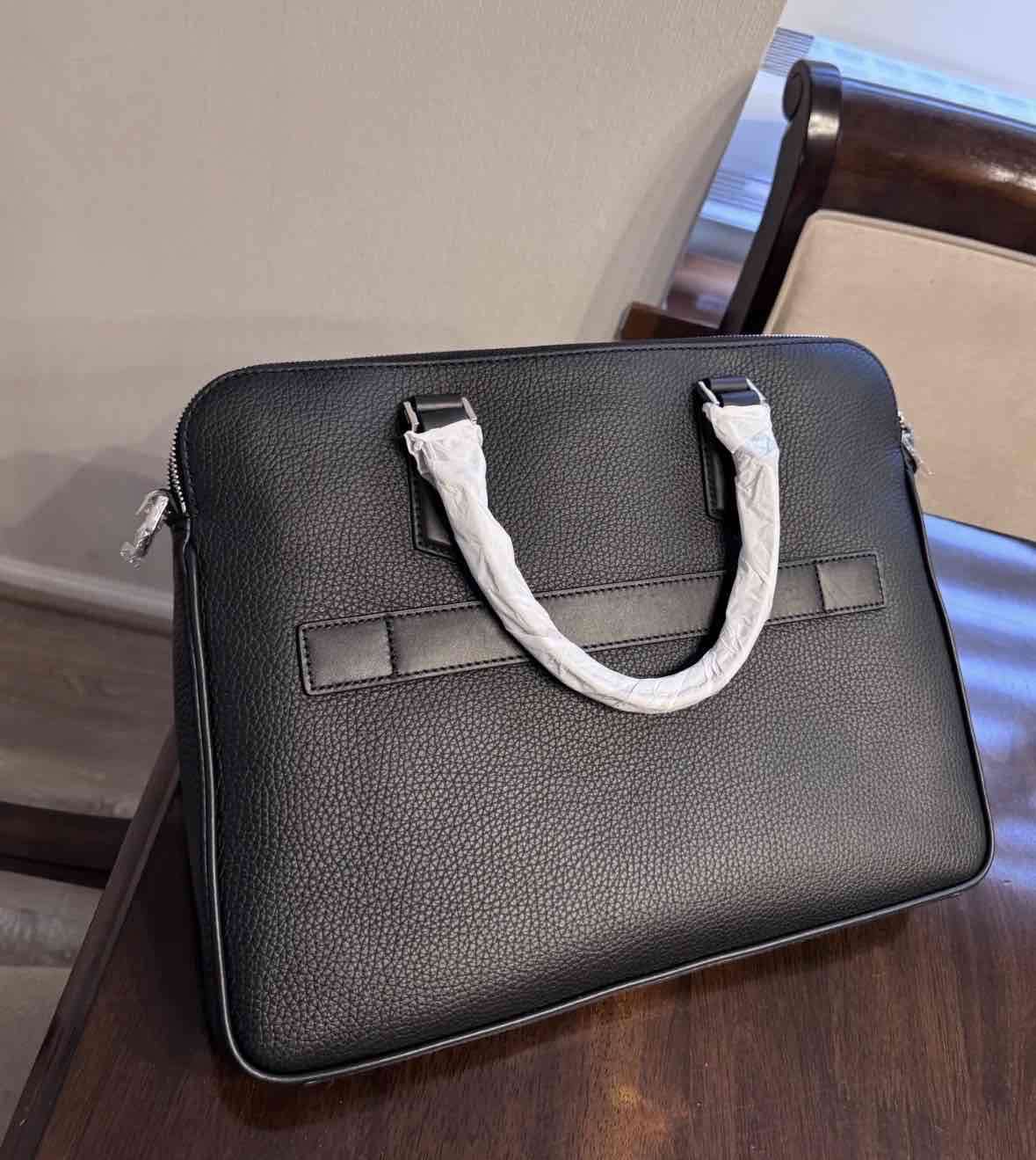 Bolso Hugo Boss 100% cuero NUEVO - miniatura 6