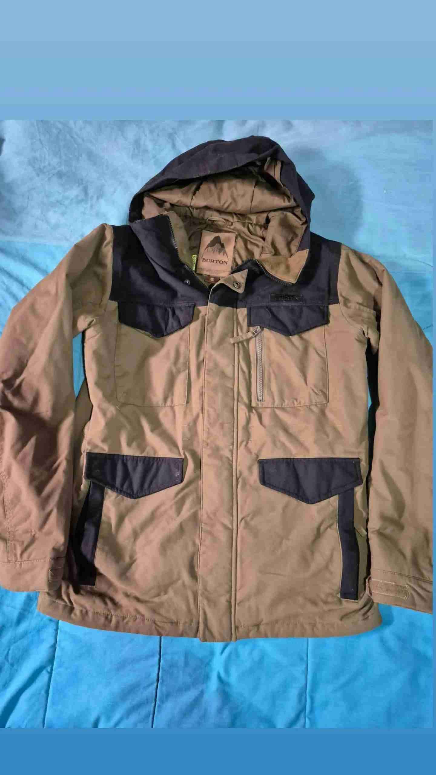 Chaqueta Burton con capucha