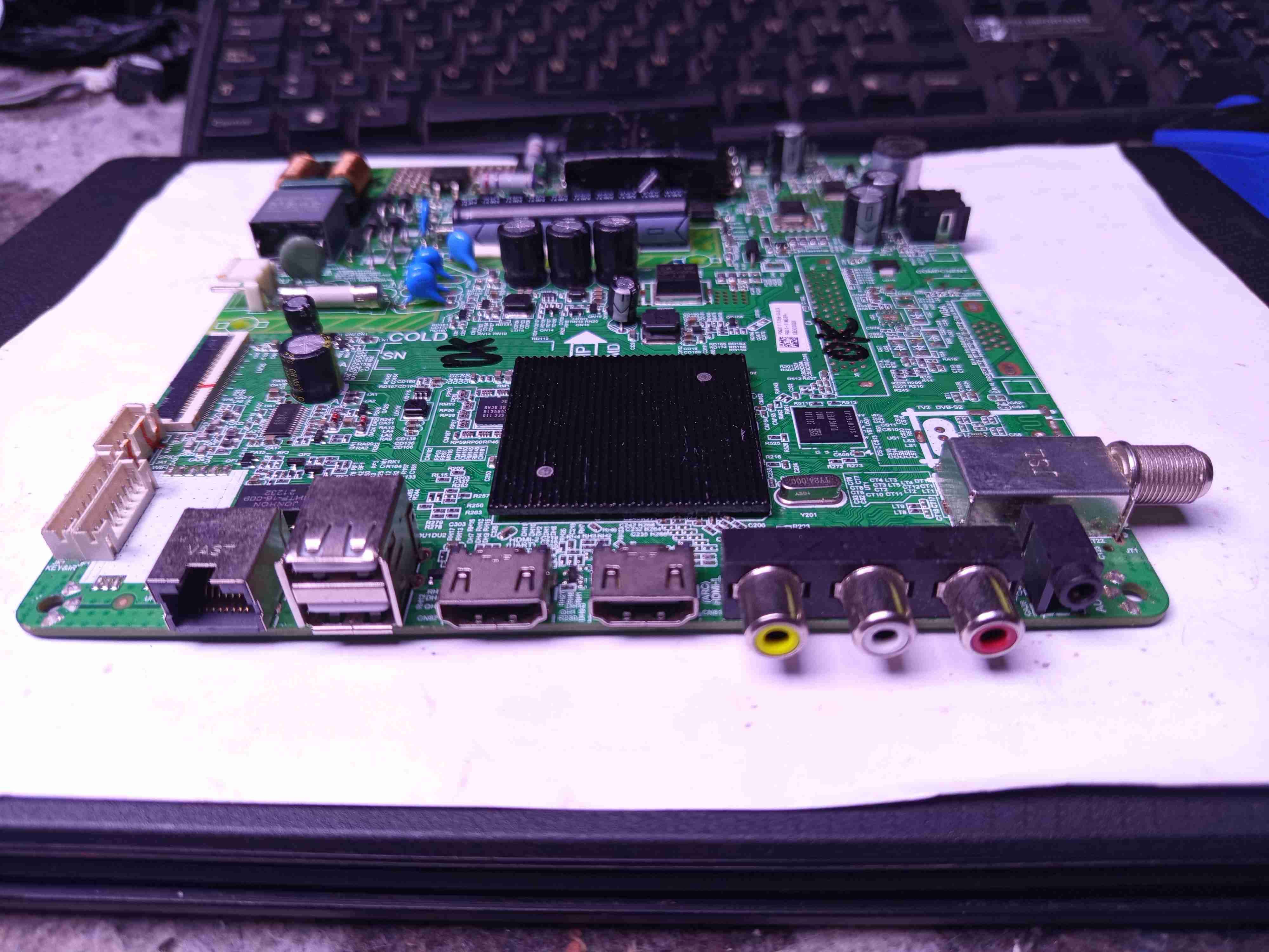 Mainboard televisor 43 pulgadas modelo 6683m3c1 - miniatura 4