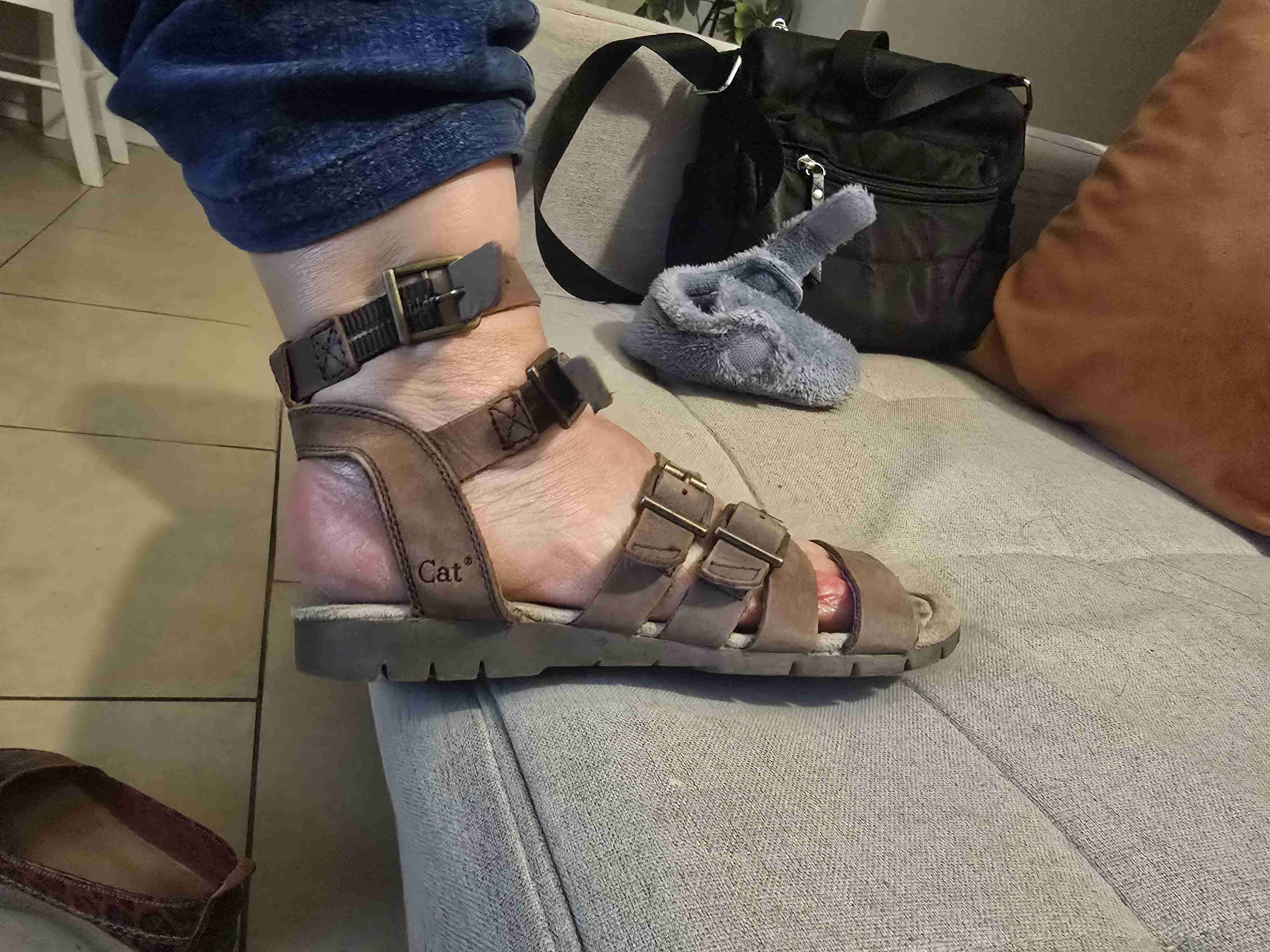 Sandalias marrones con correas - miniatura 2