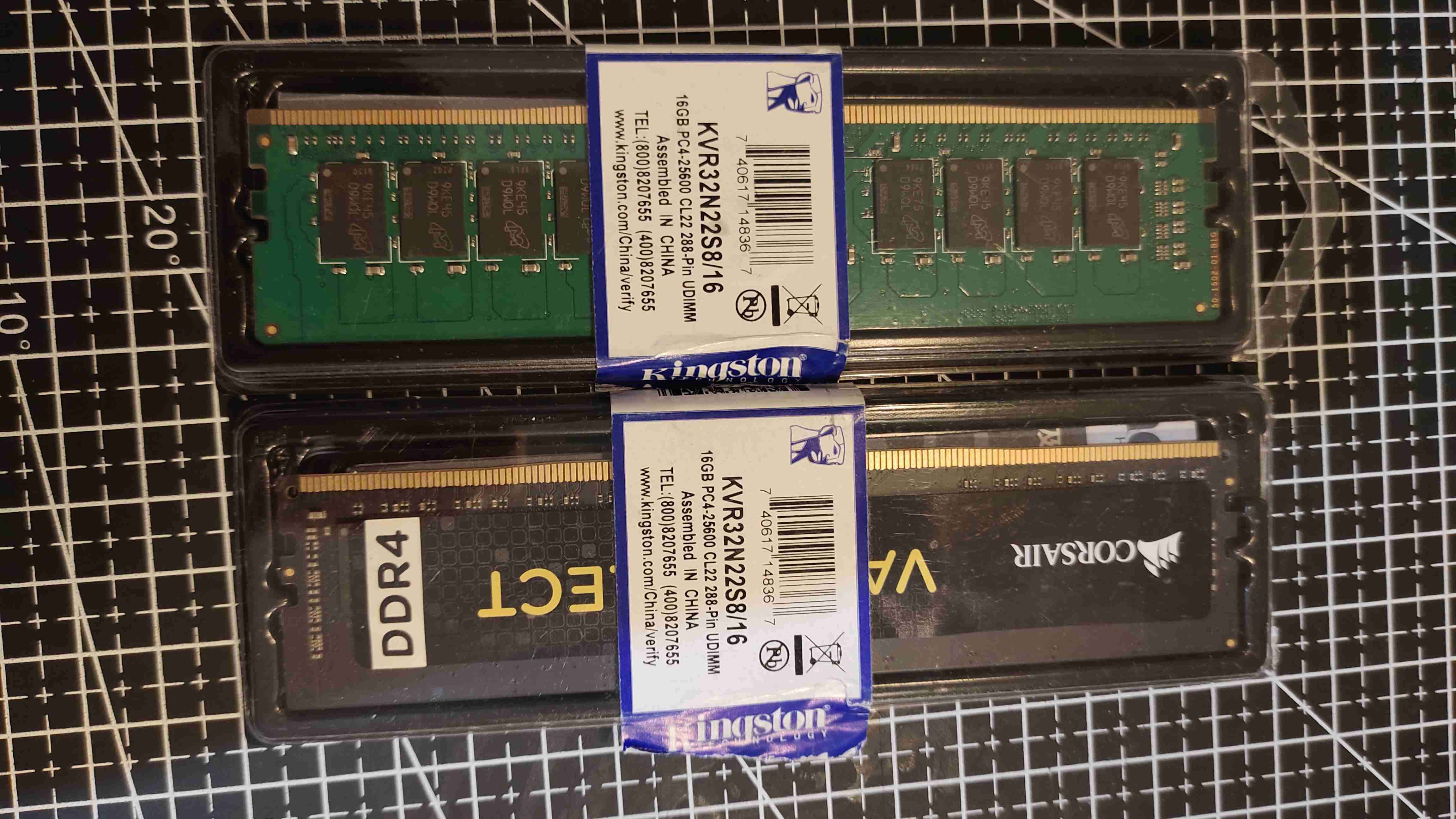 Dos Memorias RAM DDR4 de 8GB 2400MHz - miniatura 2