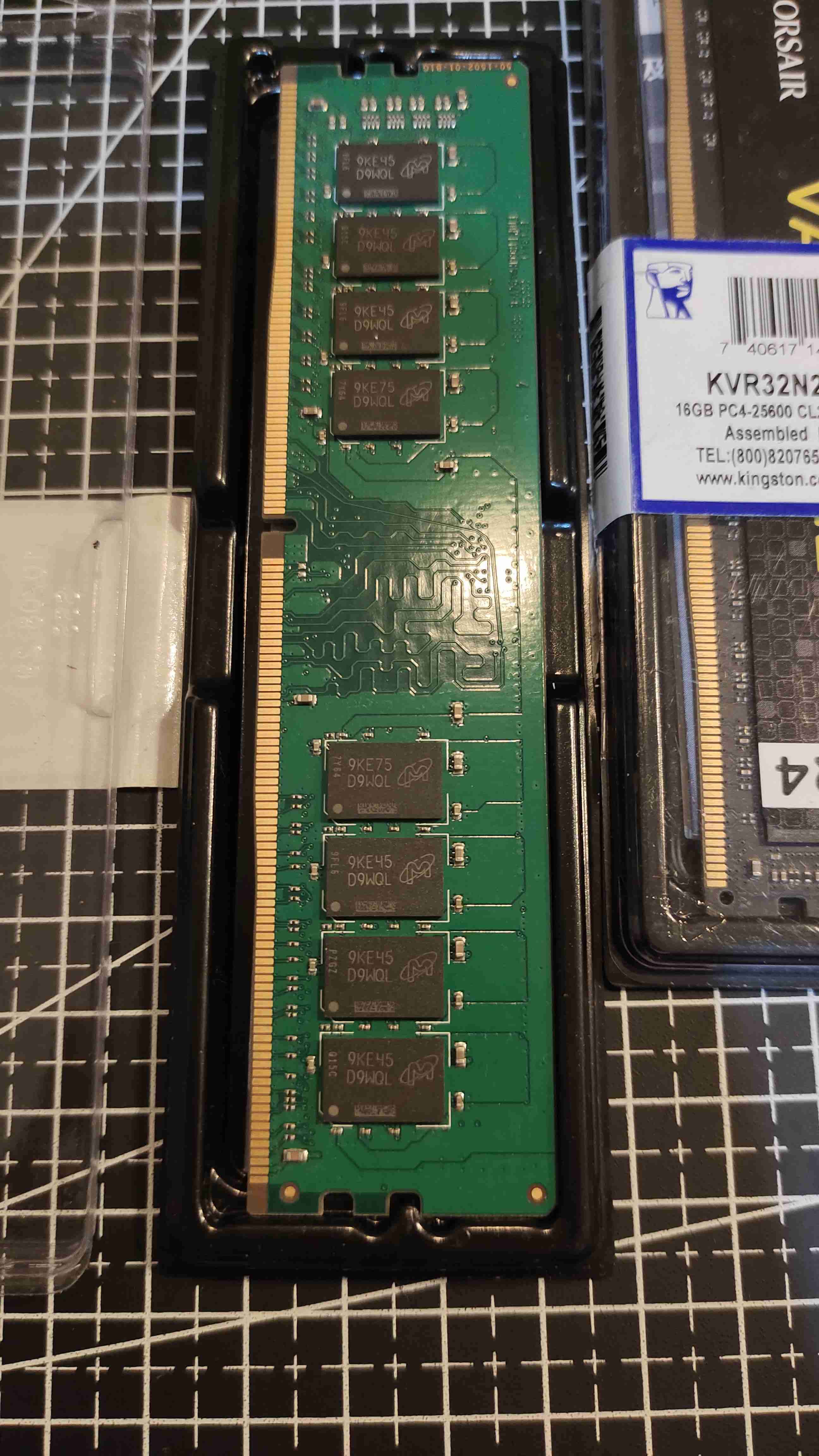 Dos Memorias RAM DDR4 de 8GB 2400MHz - miniatura 4