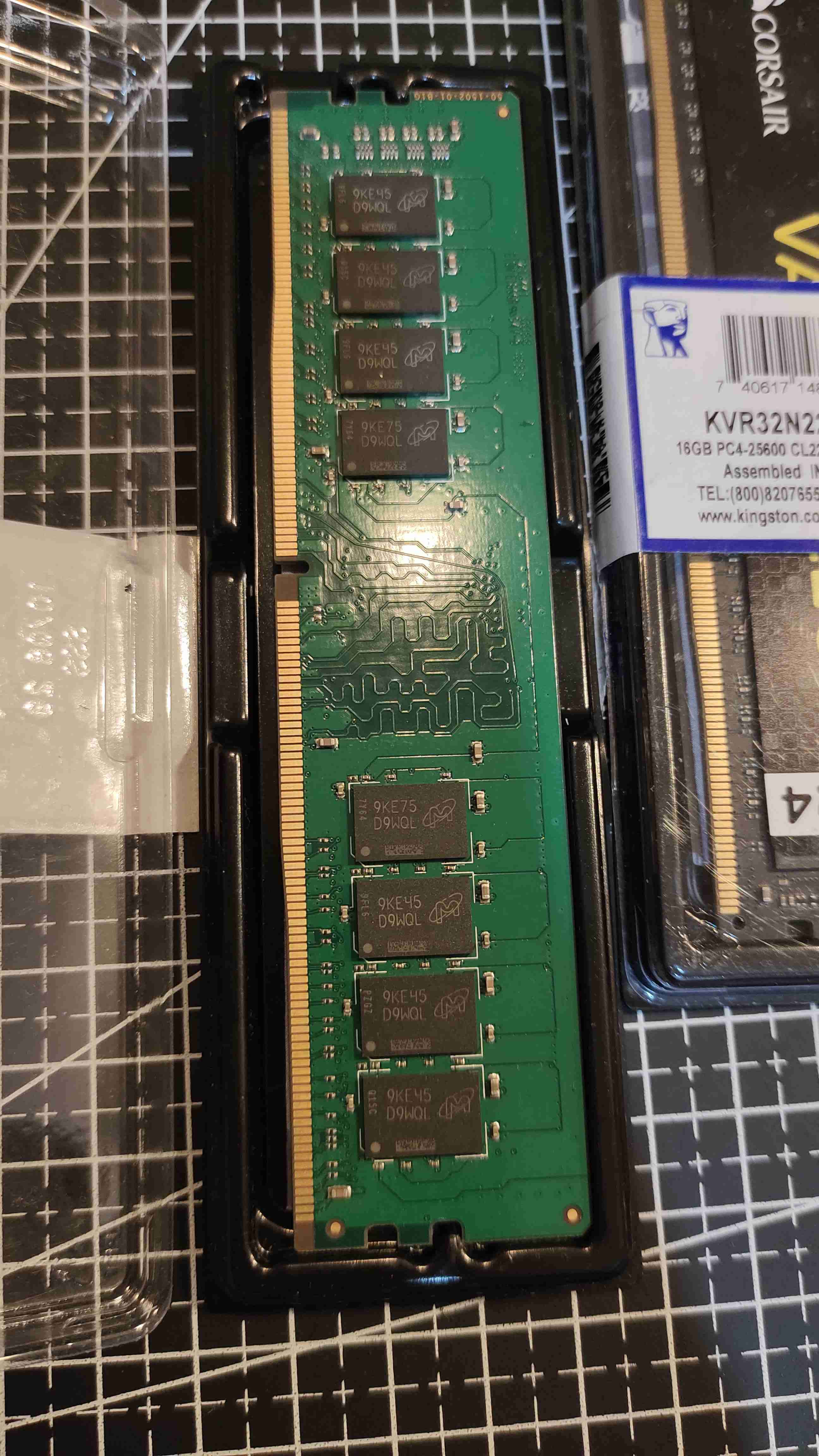 Dos Memorias RAM DDR4 de 8GB 2400MHz - miniatura 5