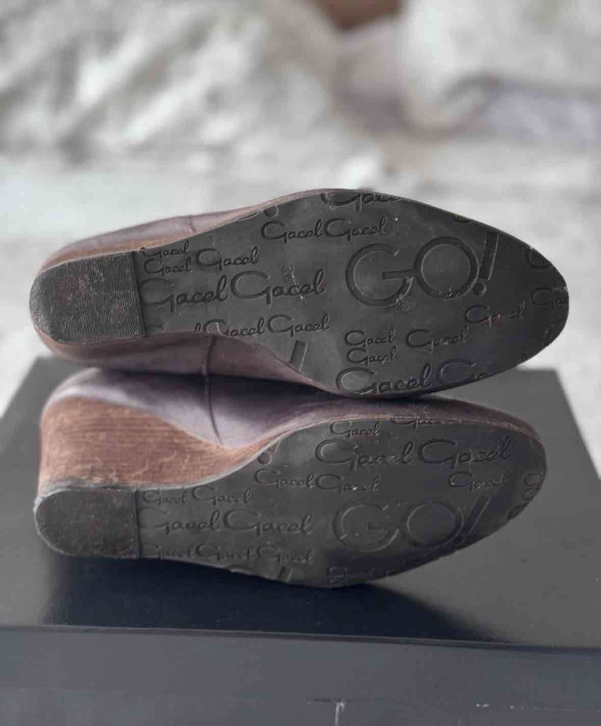 Botines marrones con taco - miniatura 6