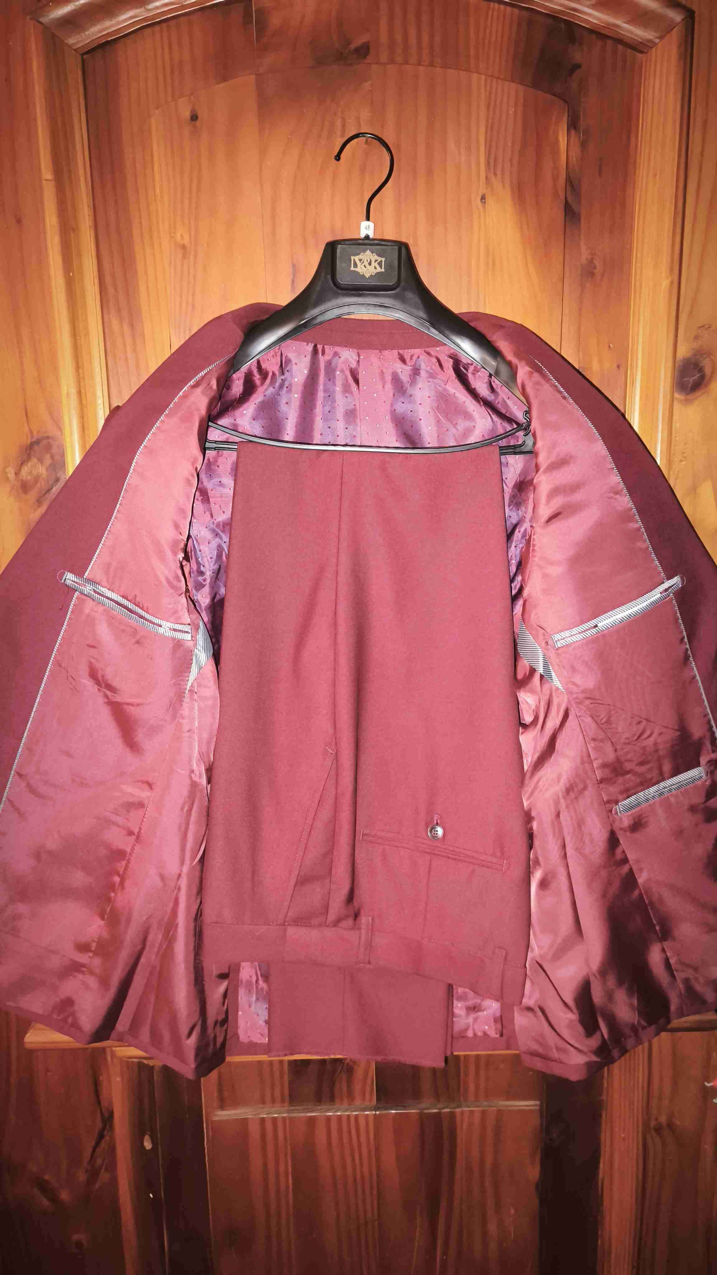 Traje formal burdeo con corbata - miniatura 4