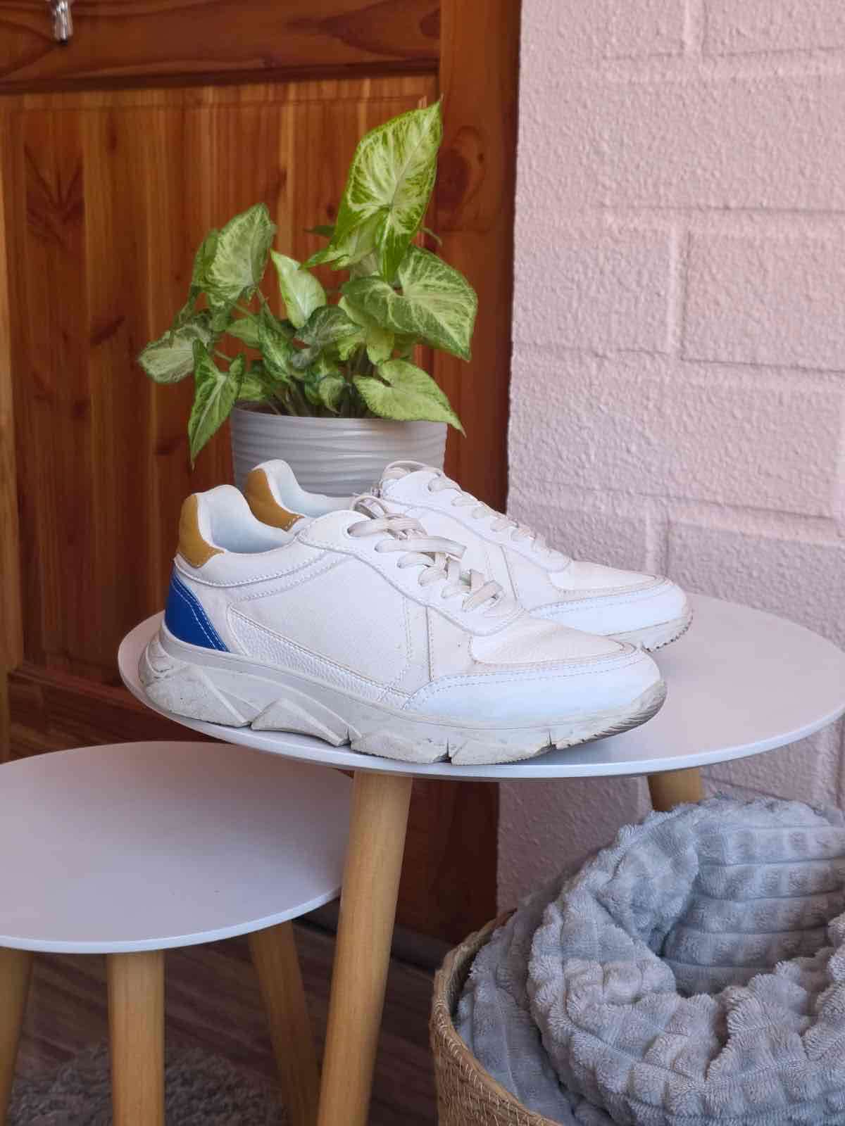Zapatillas deportivas blancas - miniatura 2