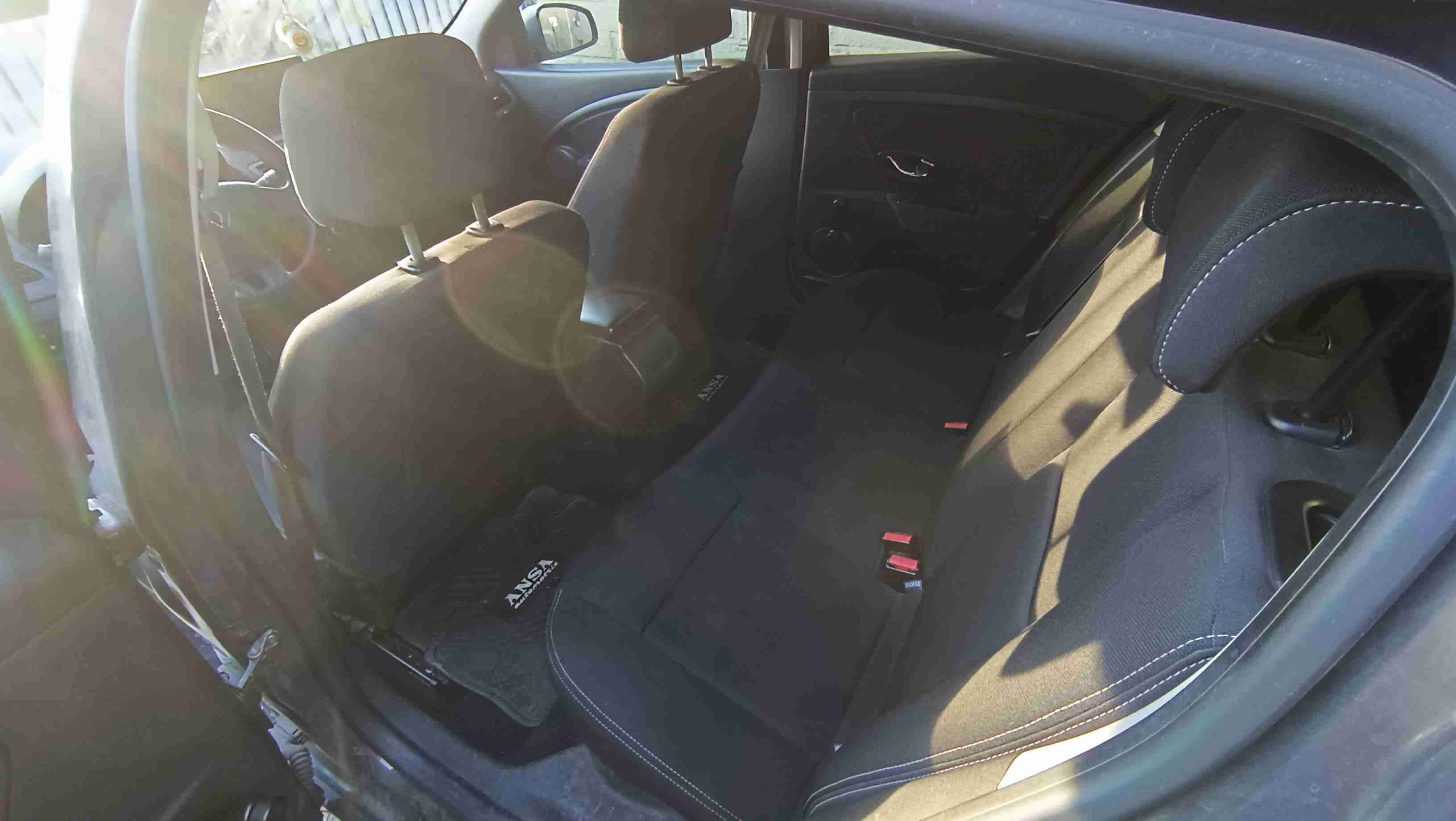 Renault Megane III 2014 2.0 - miniatura 6