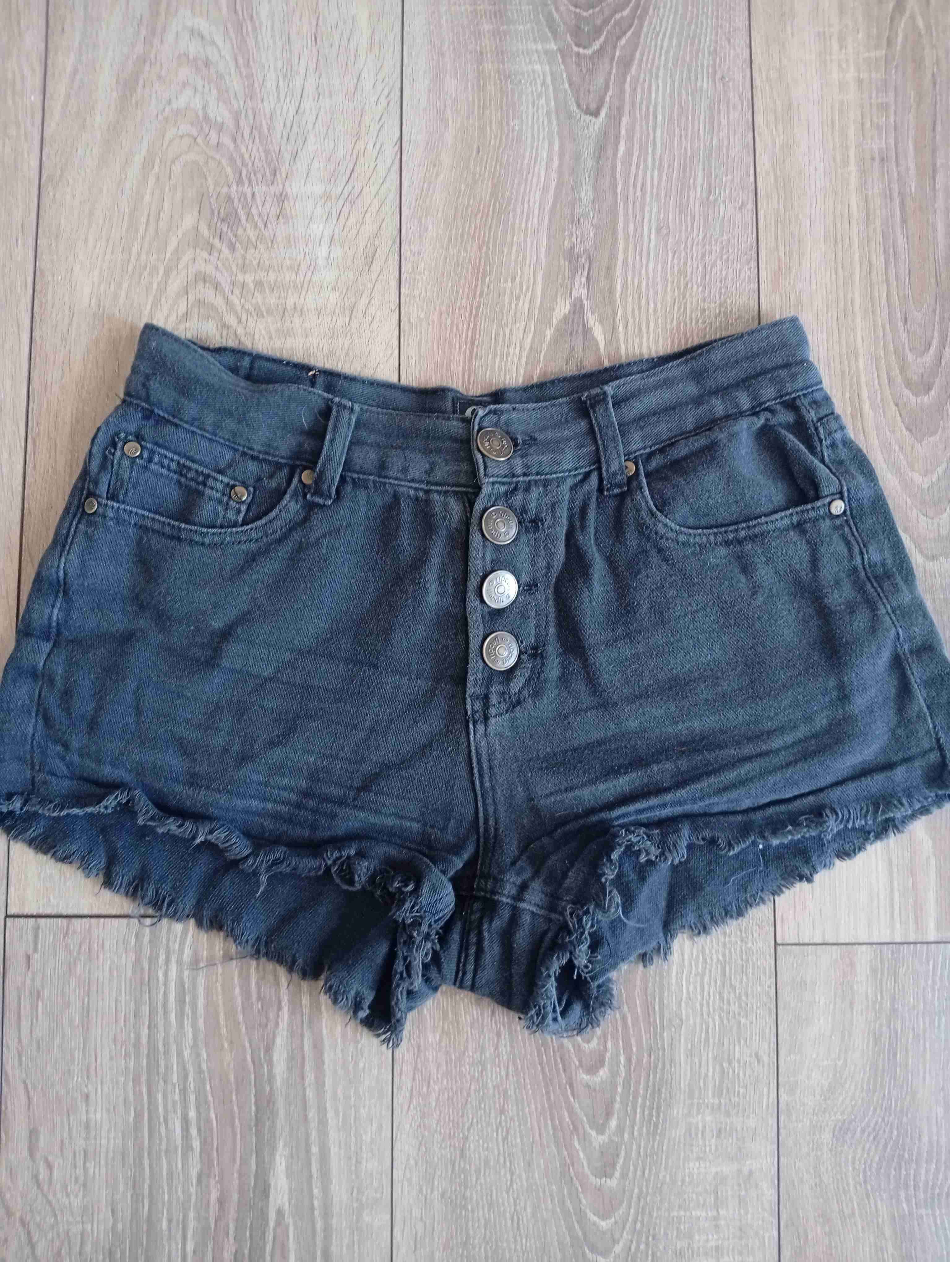 Shorts de mezclilla negro