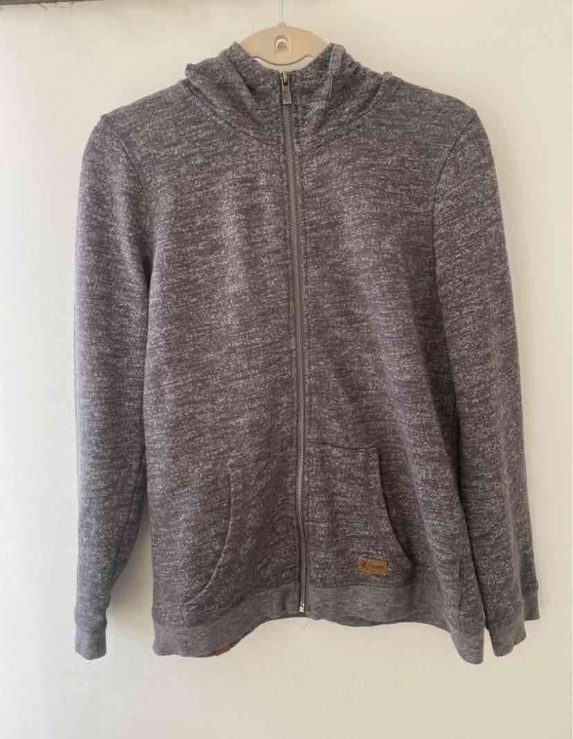 Polerón gris con capucha