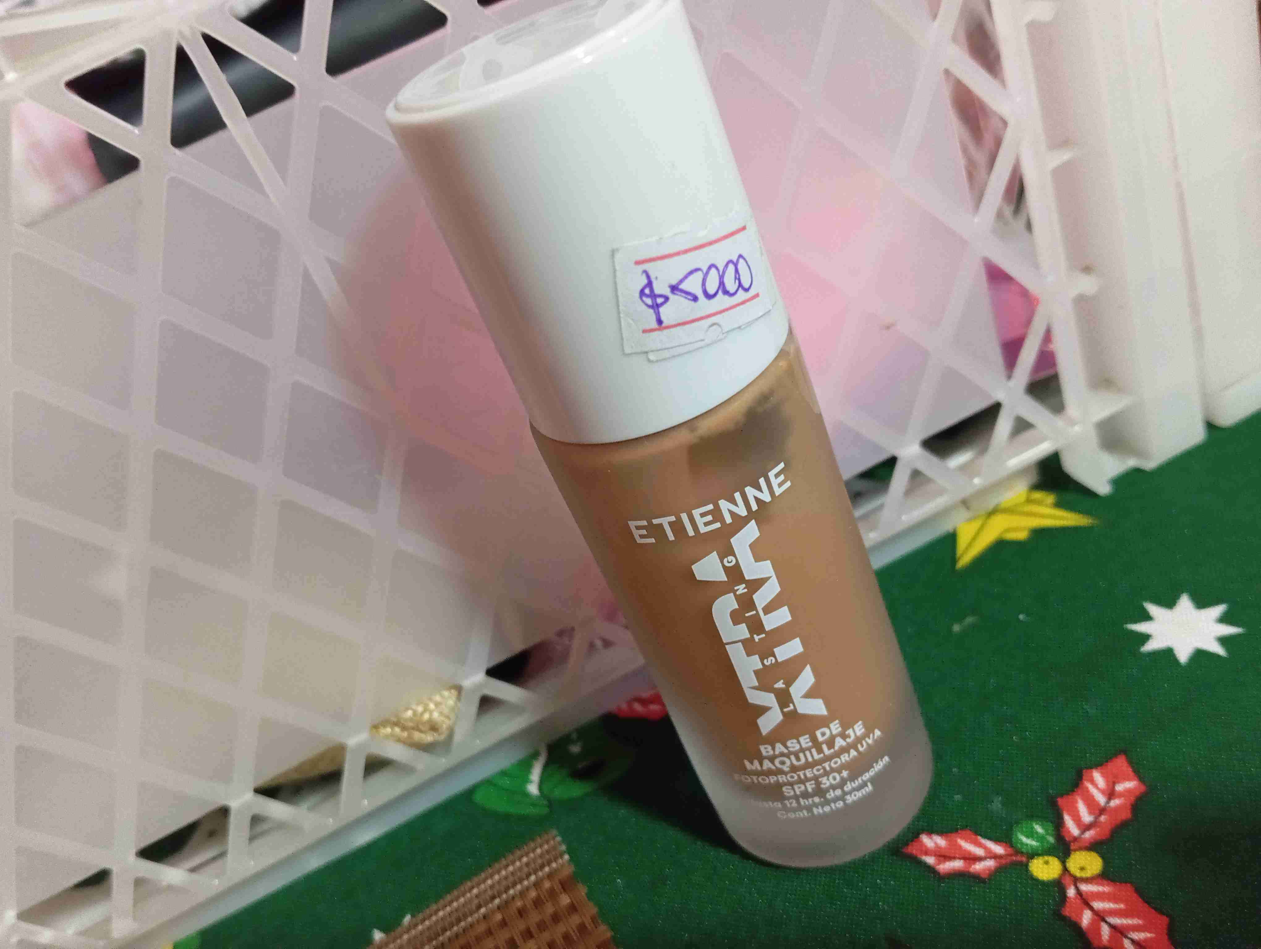 Base de maquillaje Etienne Xtra Mate y loreal