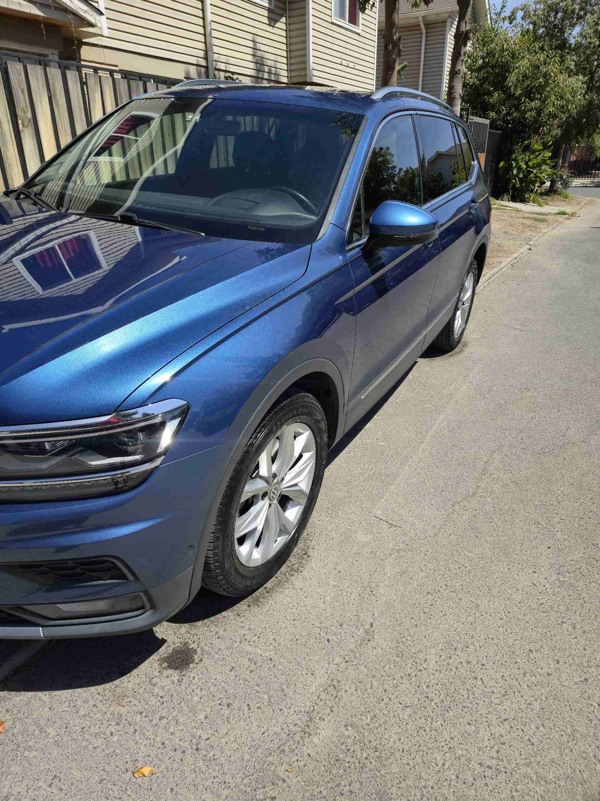 Volkswagen Tiguan 2.0 año 2019 - miniatura 2