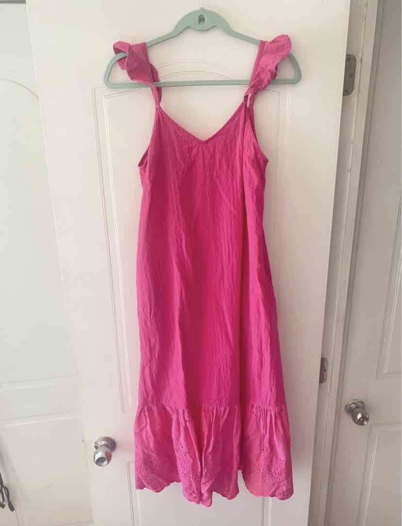 Vestido veraniego rosado sin mangas