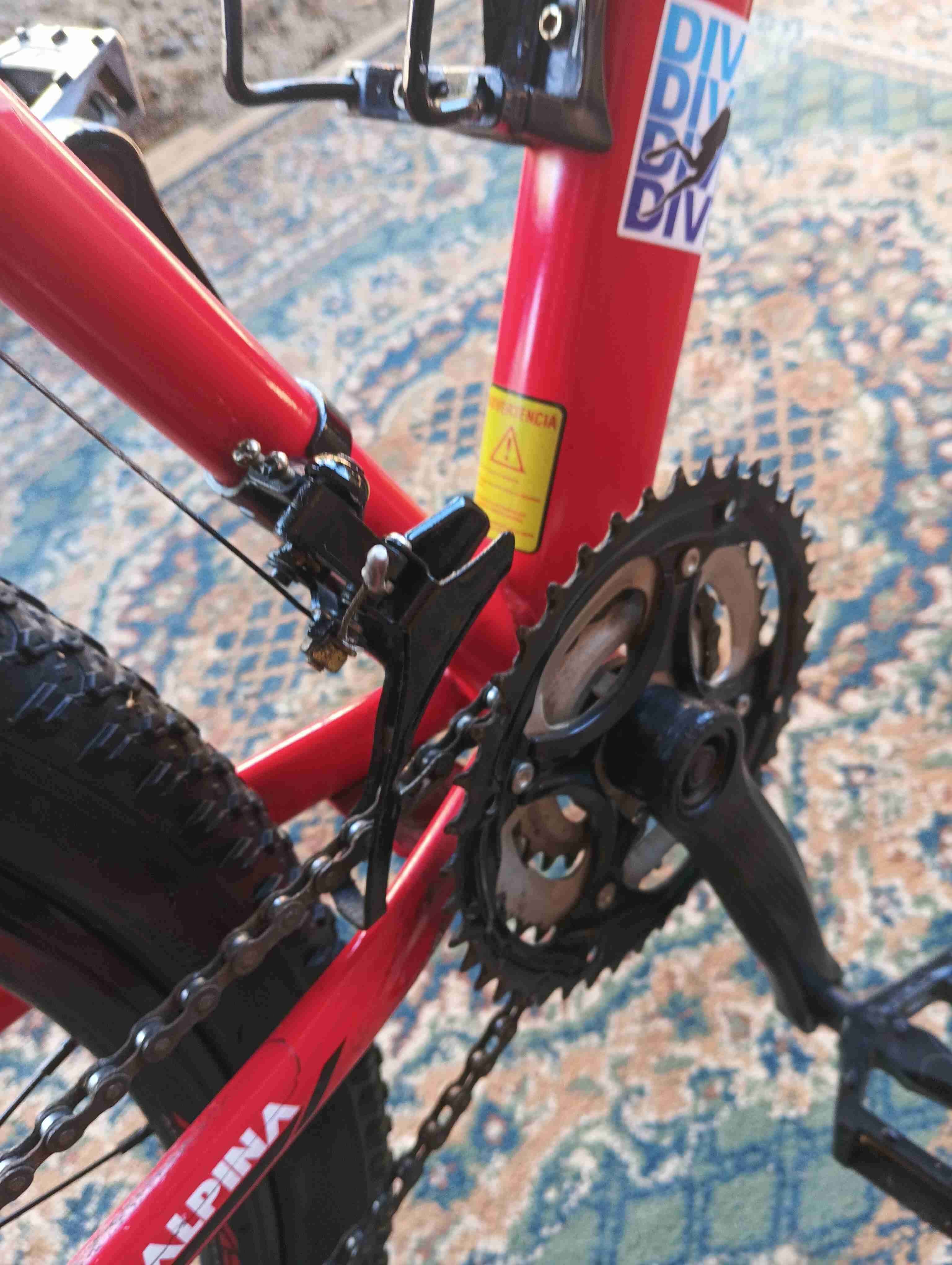 Bicicleta Alpina roja de montaña - miniatura 5