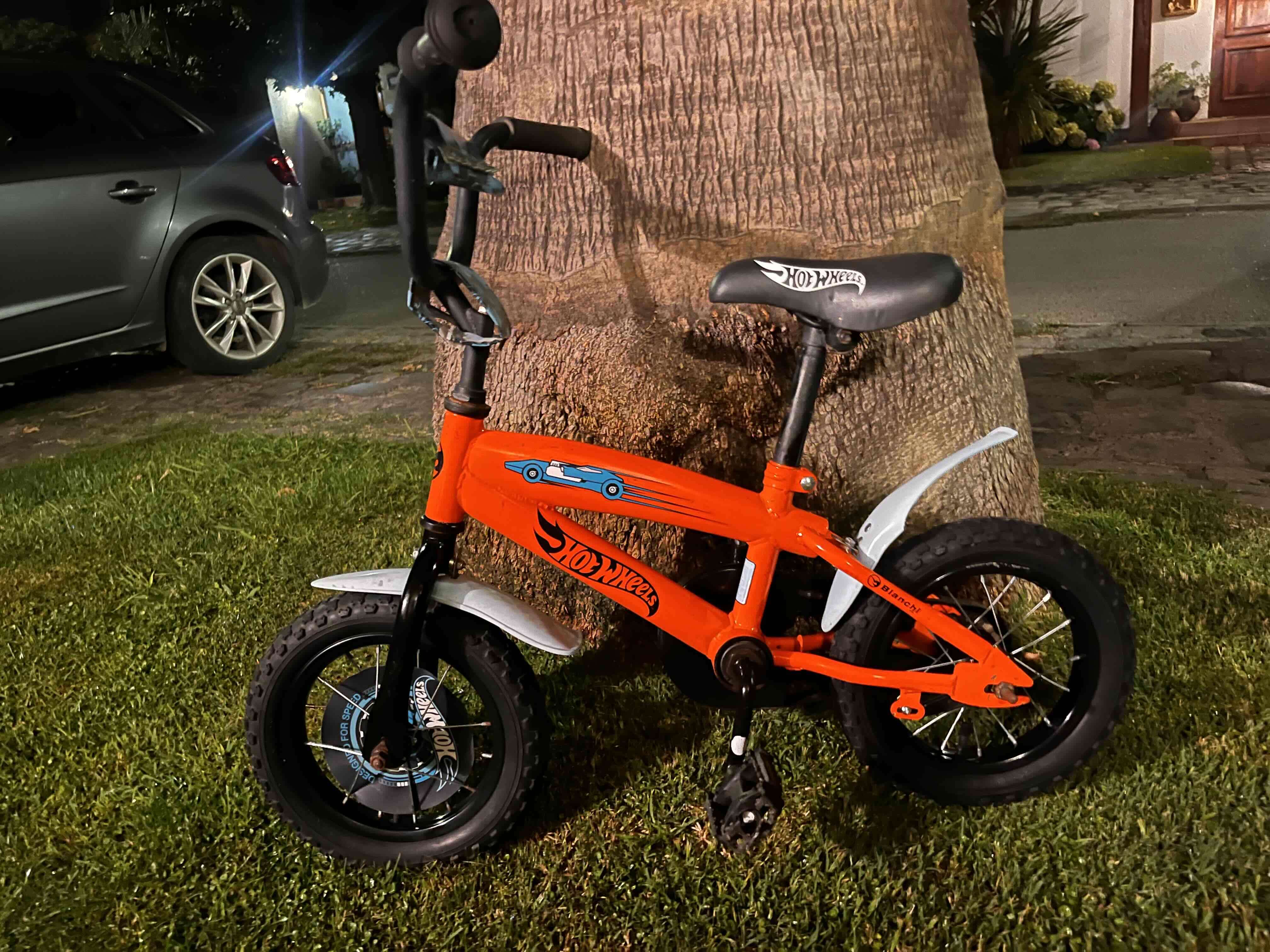 Bicicleta infantil Hot Wheels Bianchi