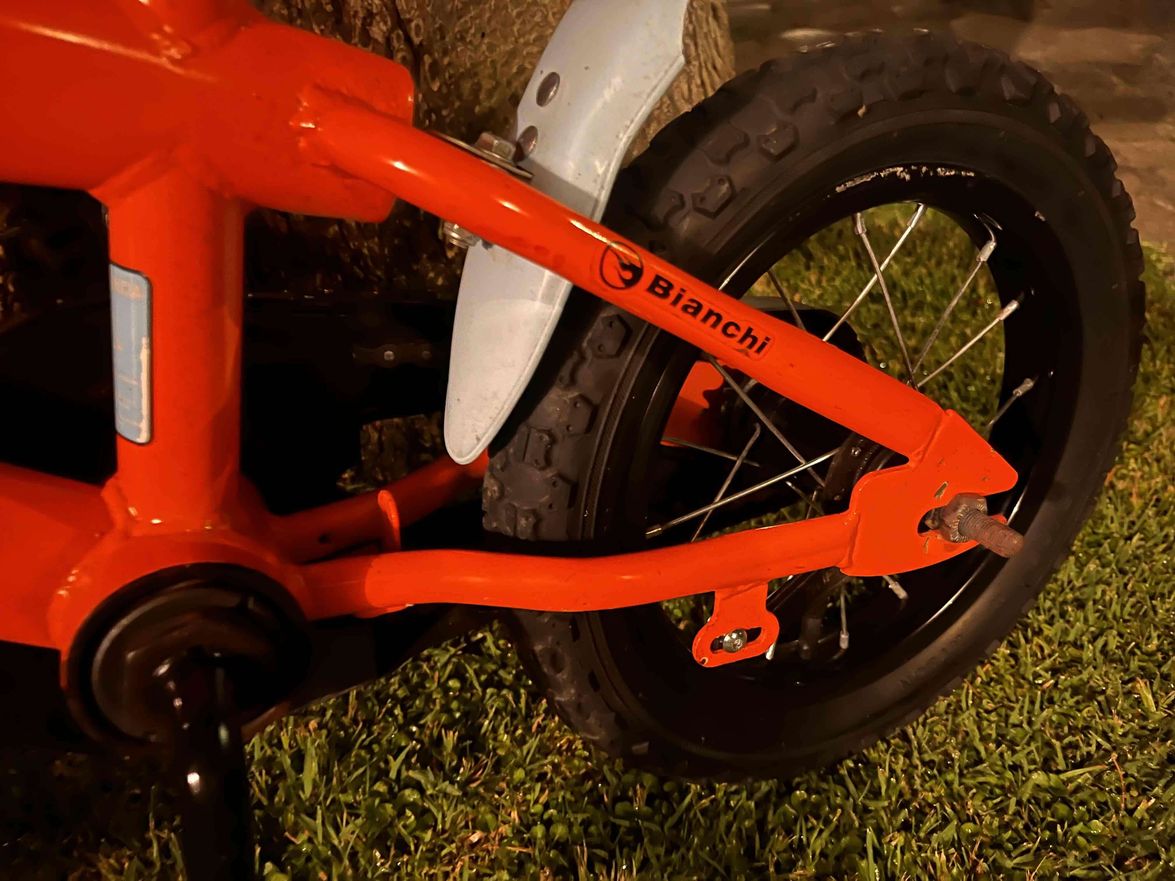 Bicicleta infantil Hot Wheels Bianchi - miniatura 2