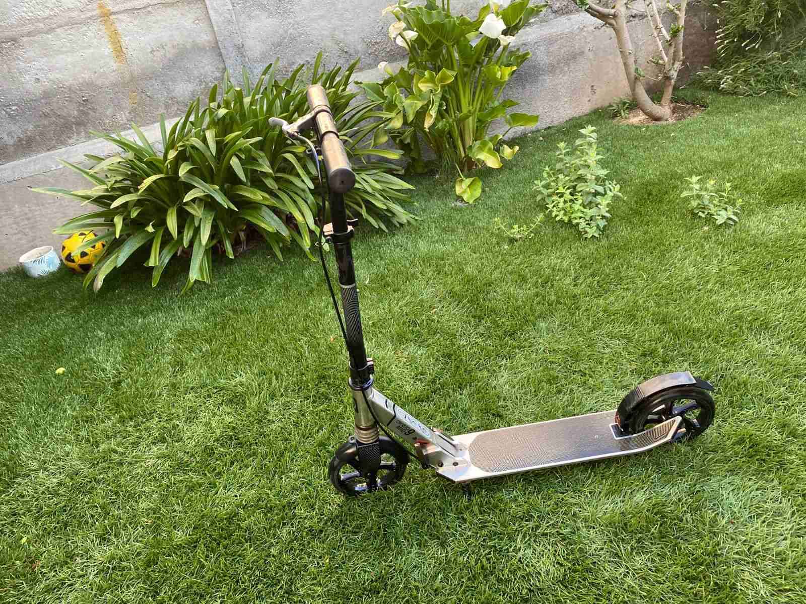 Scooter negro usado Precio conversable - miniatura 2