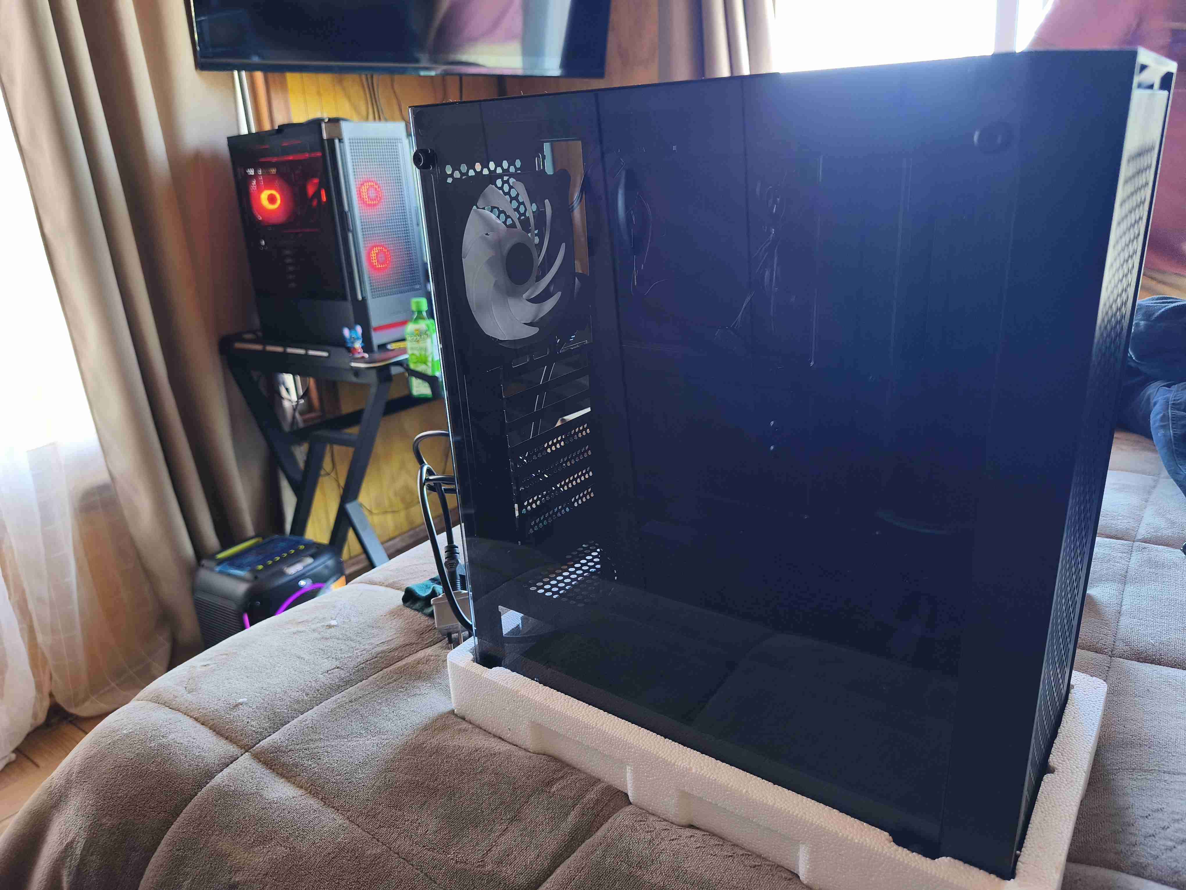 Gabinete Ewgen Titanium 01 Mesh ATX. - miniatura 3