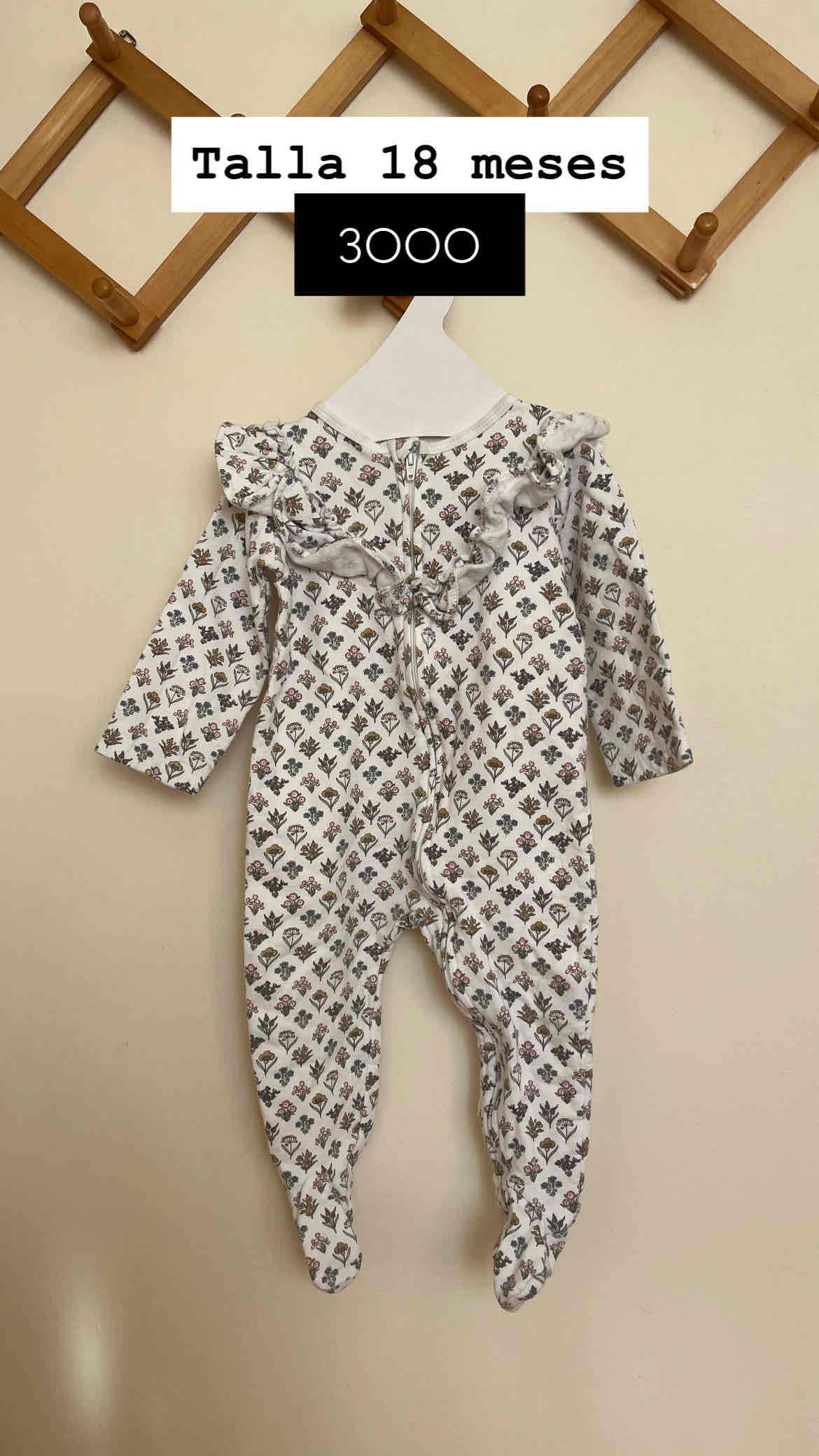 Pijama infantil floral talla 18 meses