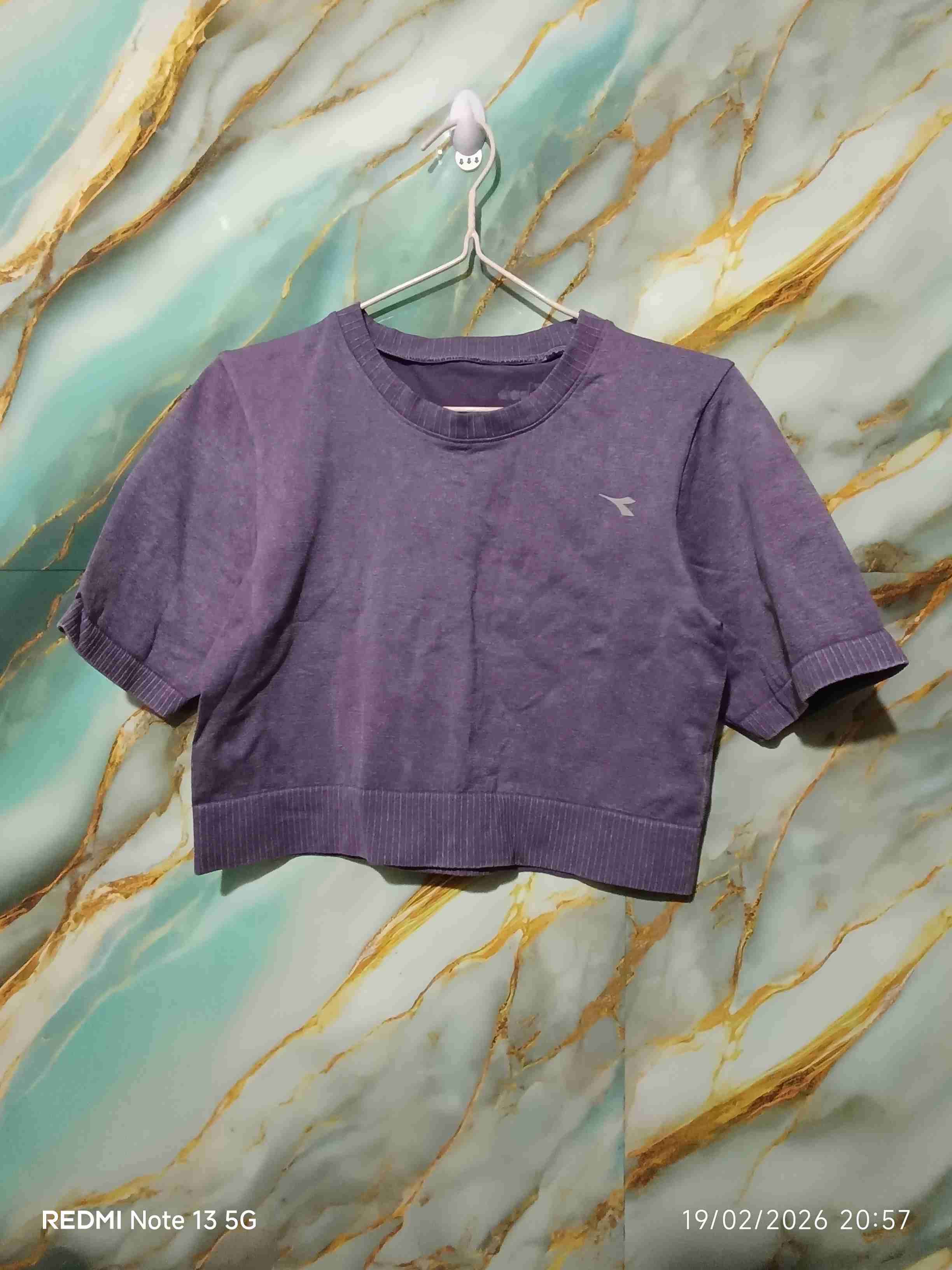 Polera Diadora morada de mujer