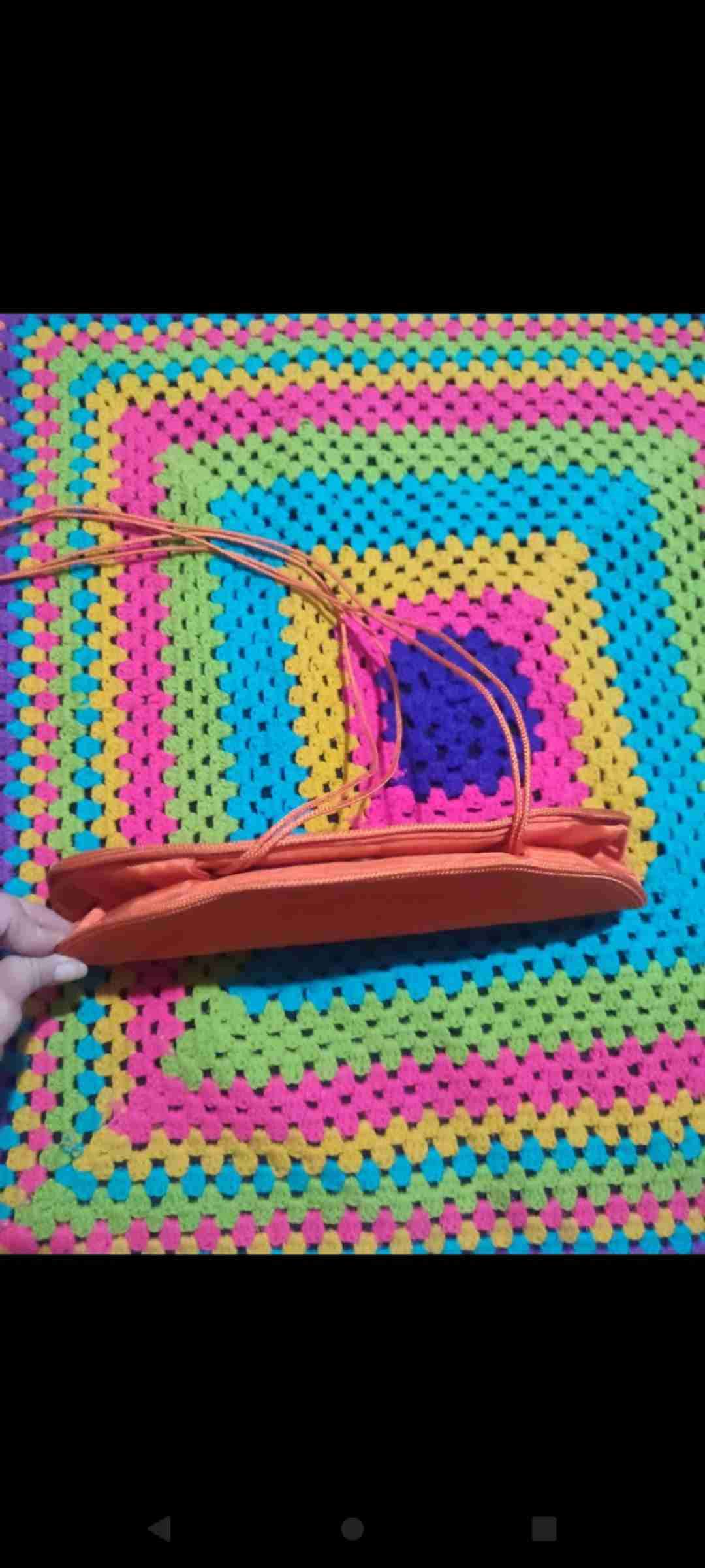 Cartera semicircular tejida naranja - miniatura 2