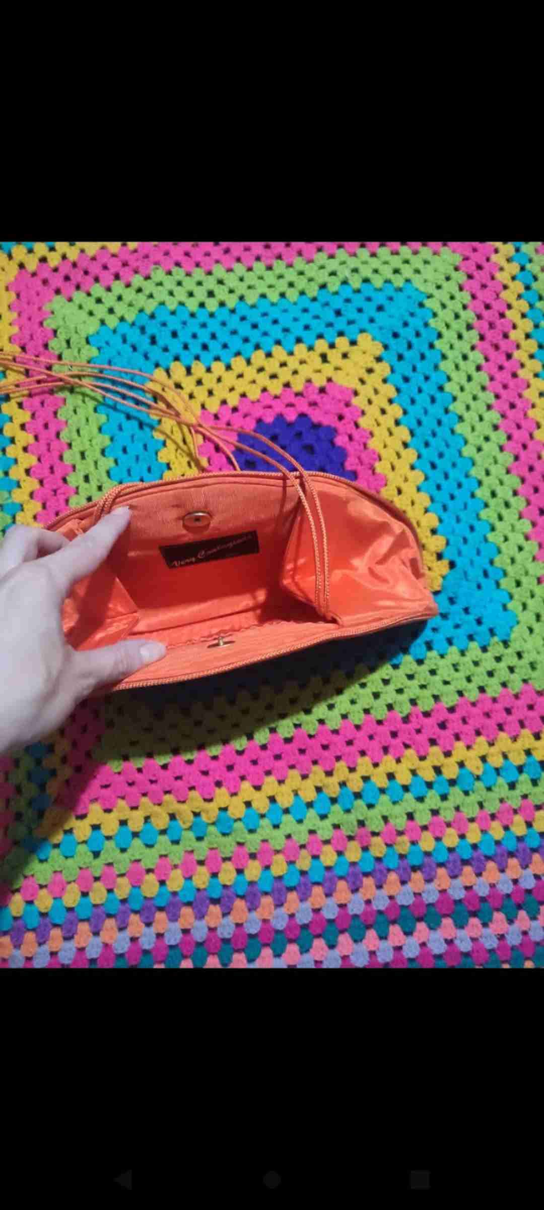 Cartera semicircular tejida naranja - miniatura 3