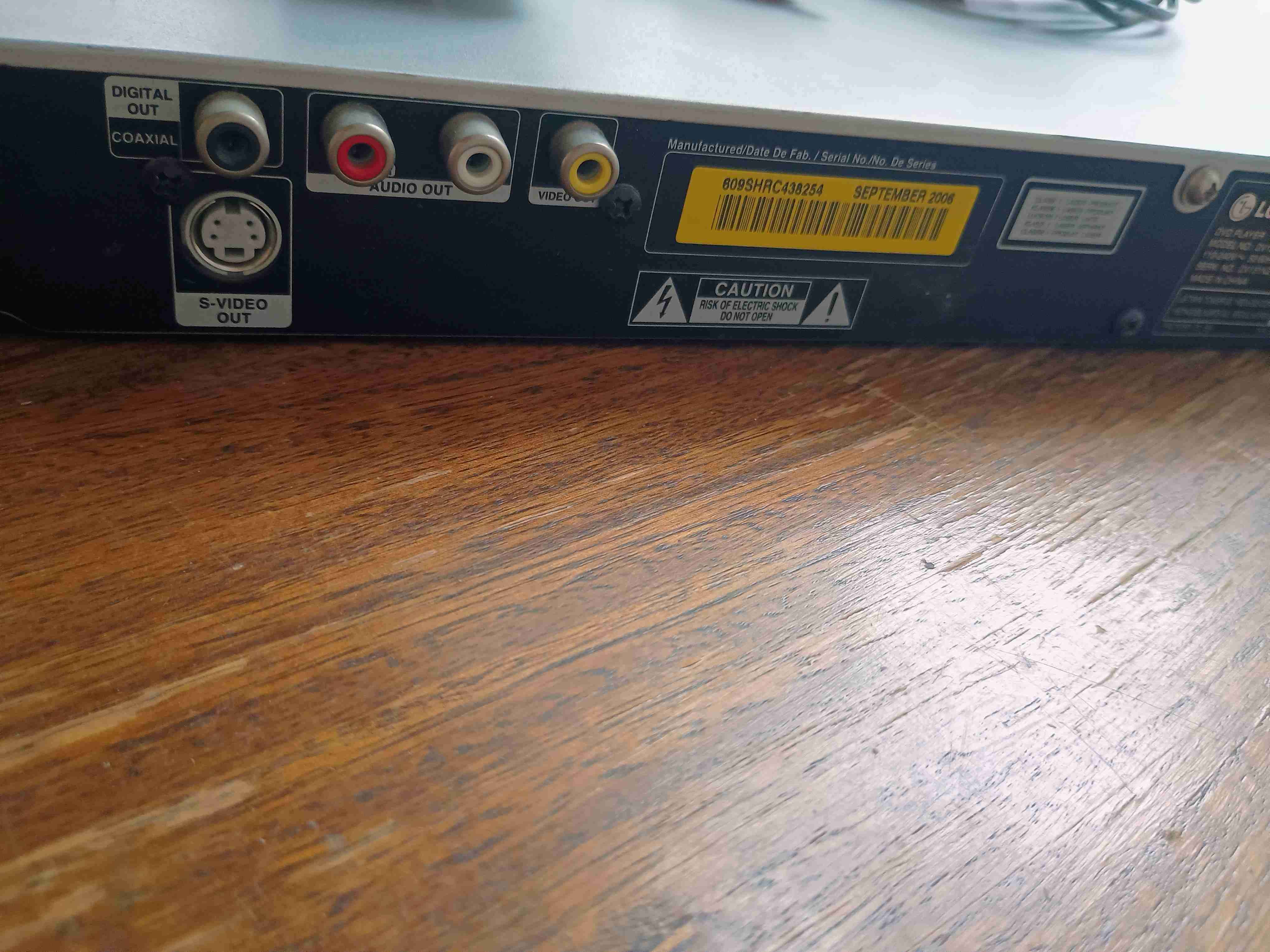 Reproductor DVD LG con control remoto - miniatura 2